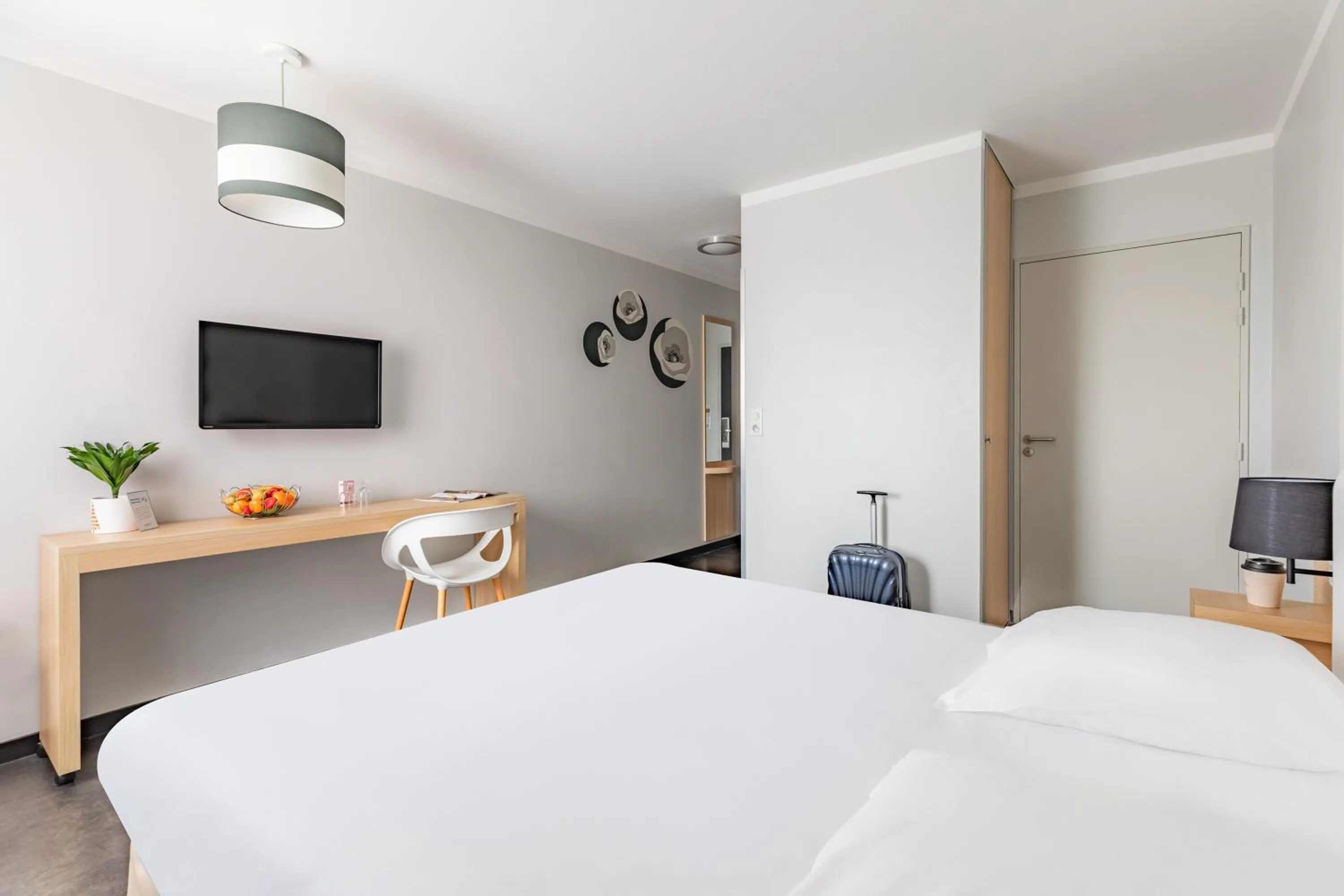 Bedroom, Bed in Appart'City Classic Reims Parc des Expositions