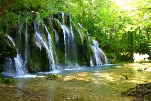 Hiking in Castel Damandre - Demeures & Châteaux