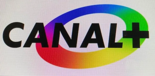 Text overlay in Castel Damandre - Demeures & Châteaux