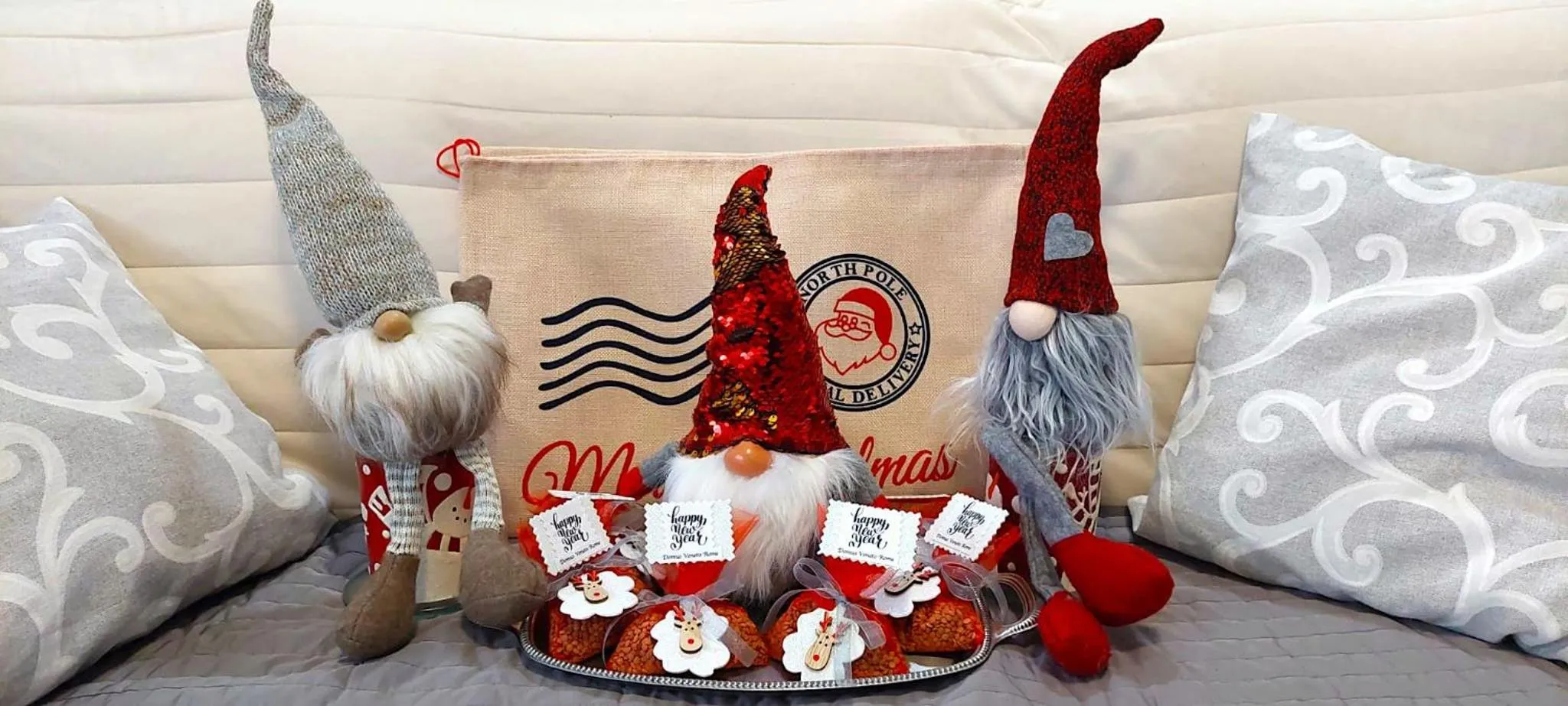 Bed in Domus Veneto Rome