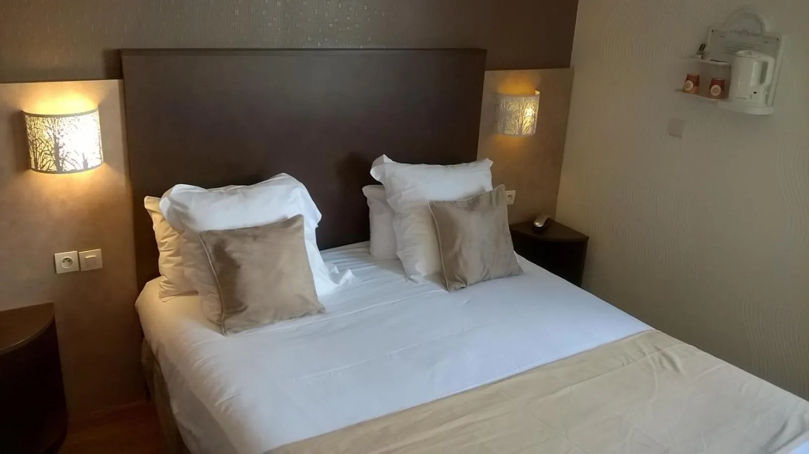 Other, Bed in Le Pavillon de Rouen