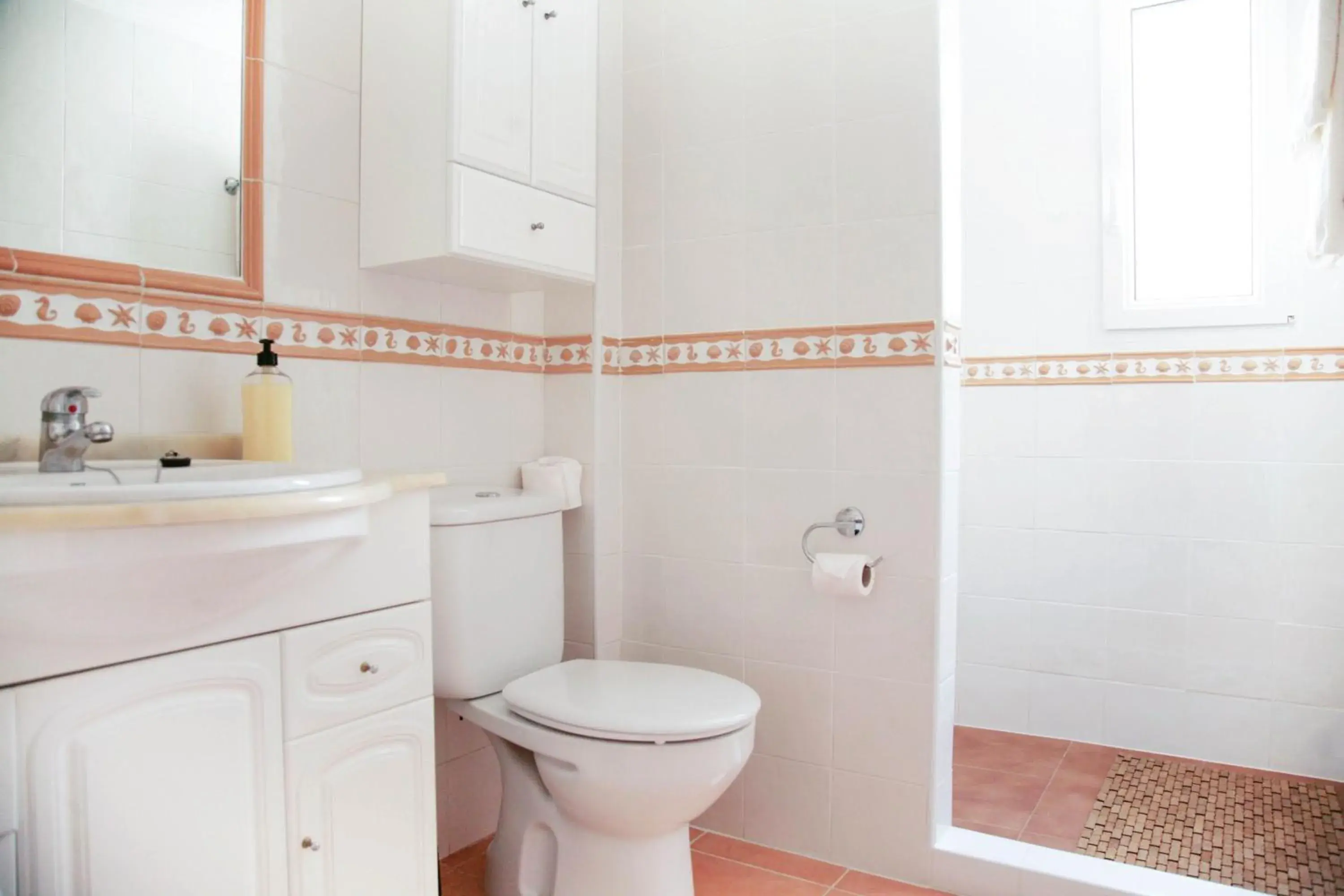 Twin Room with Shared Bathroom in Casa Lanjaron Twin Room with Shared Bathroom in Casa Lanjaron