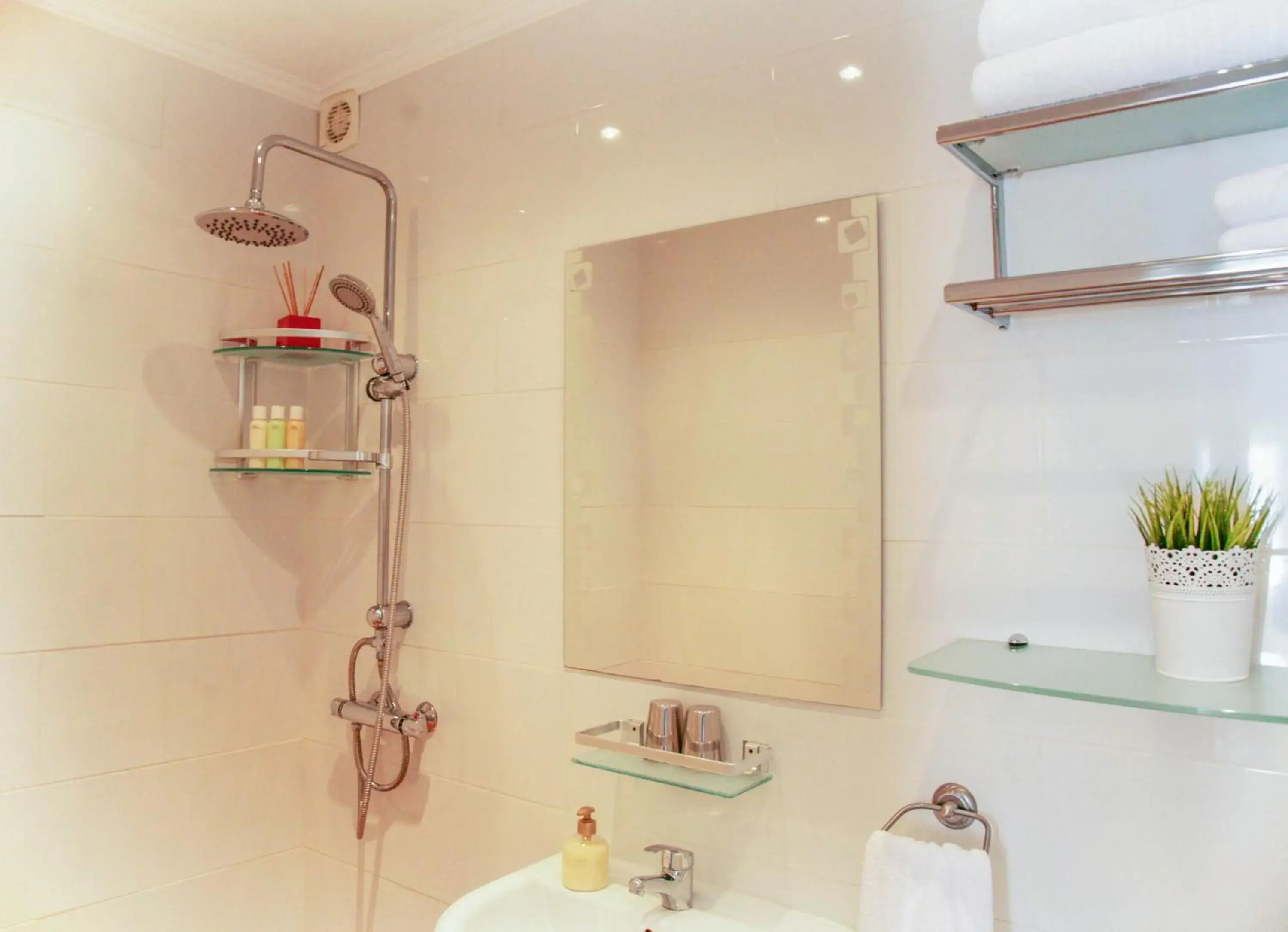 Double or Twin Room in Casa Lanjaron Double or Twin Room in Casa Lanjaron