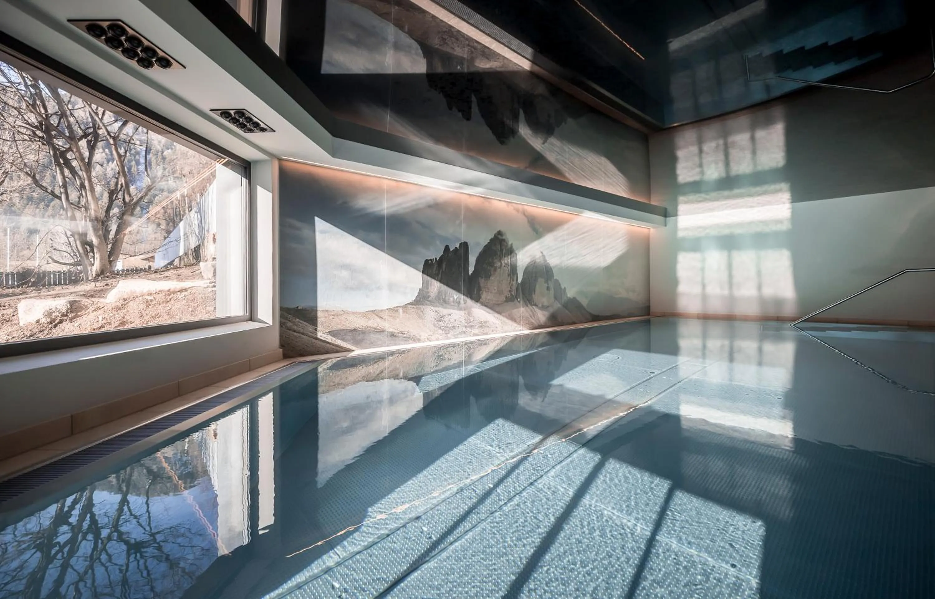 Swimming pool in Hotel Alpenhof