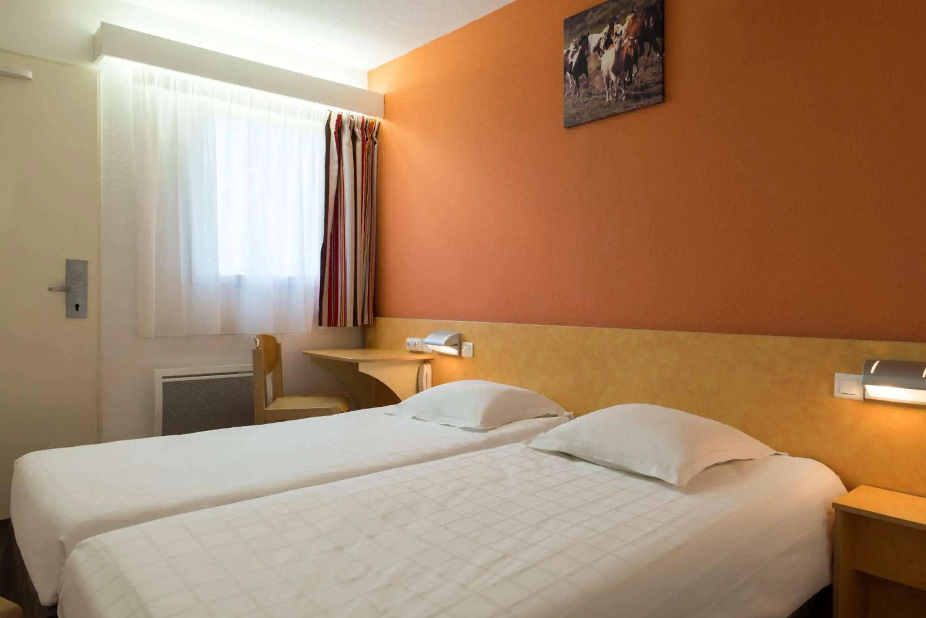 Bed in The Originals Access, Hôtel Saint-Flour Bed in The Originals Access, Hôtel Saint-Flour