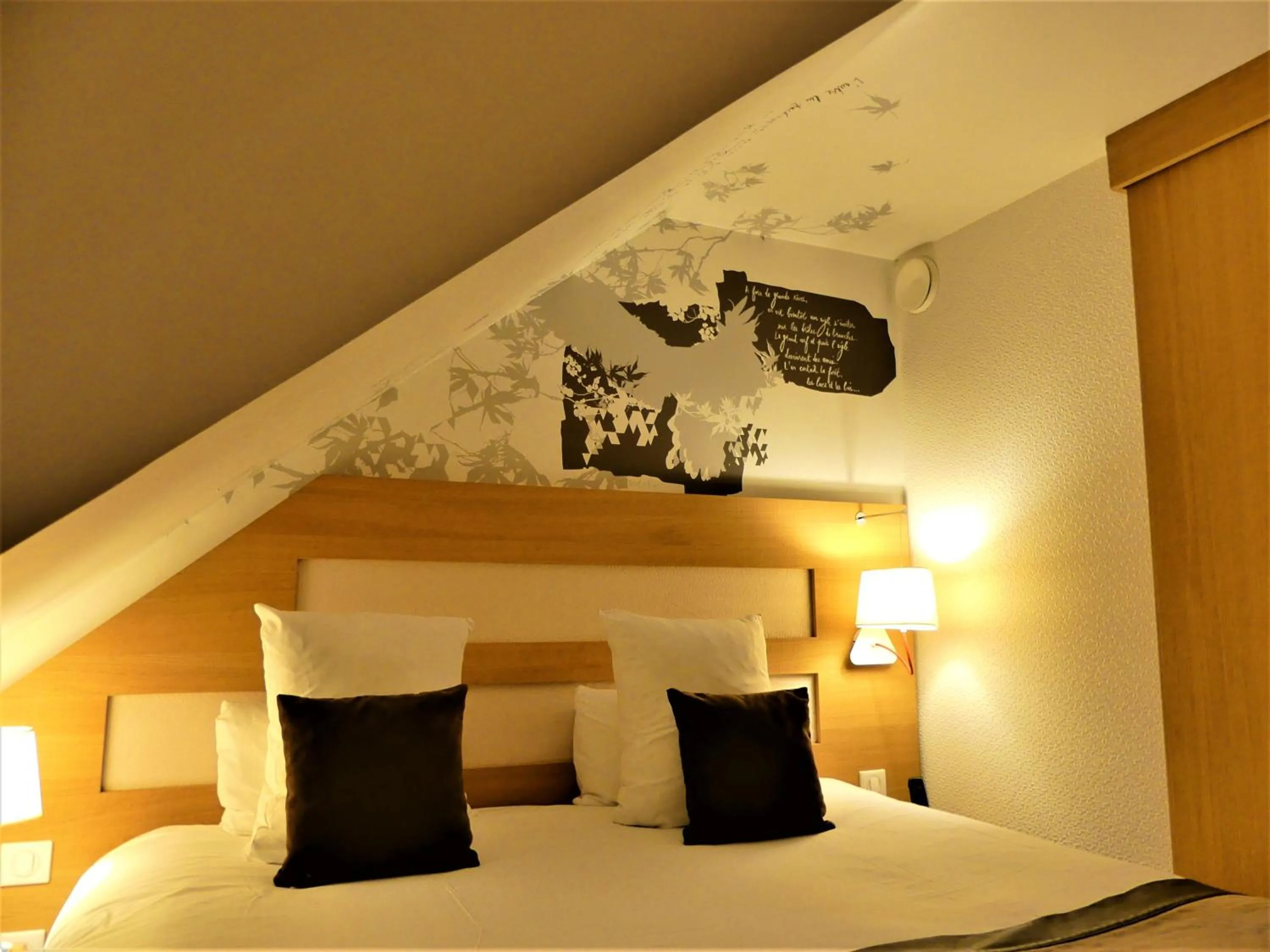 Bed in Le Grand Aigle Hotel & Spa****