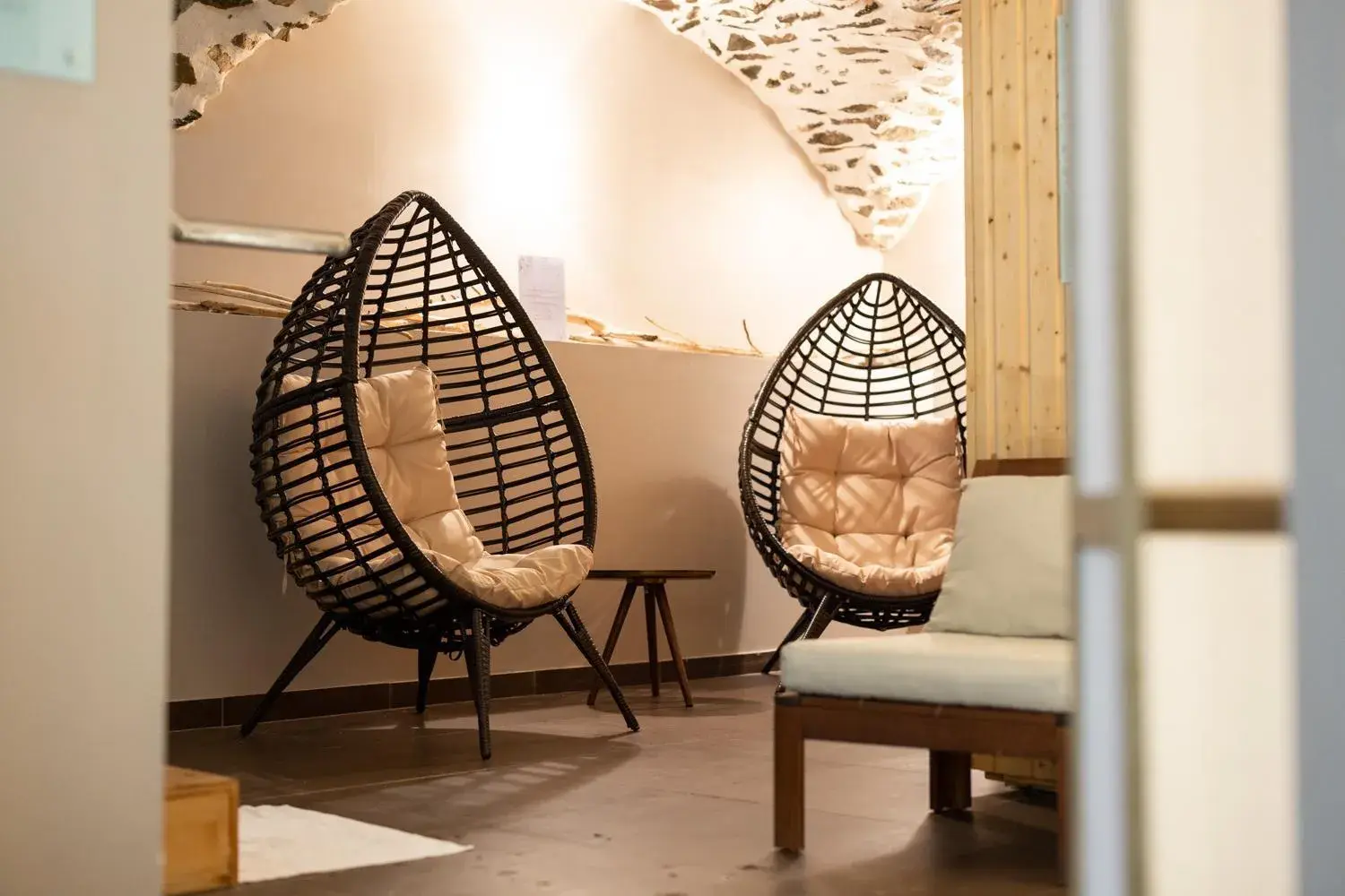 Lounge or bar in Le Grand Aigle Hotel & Spa**** Lounge or bar in Le Grand Aigle Hotel & Spa****