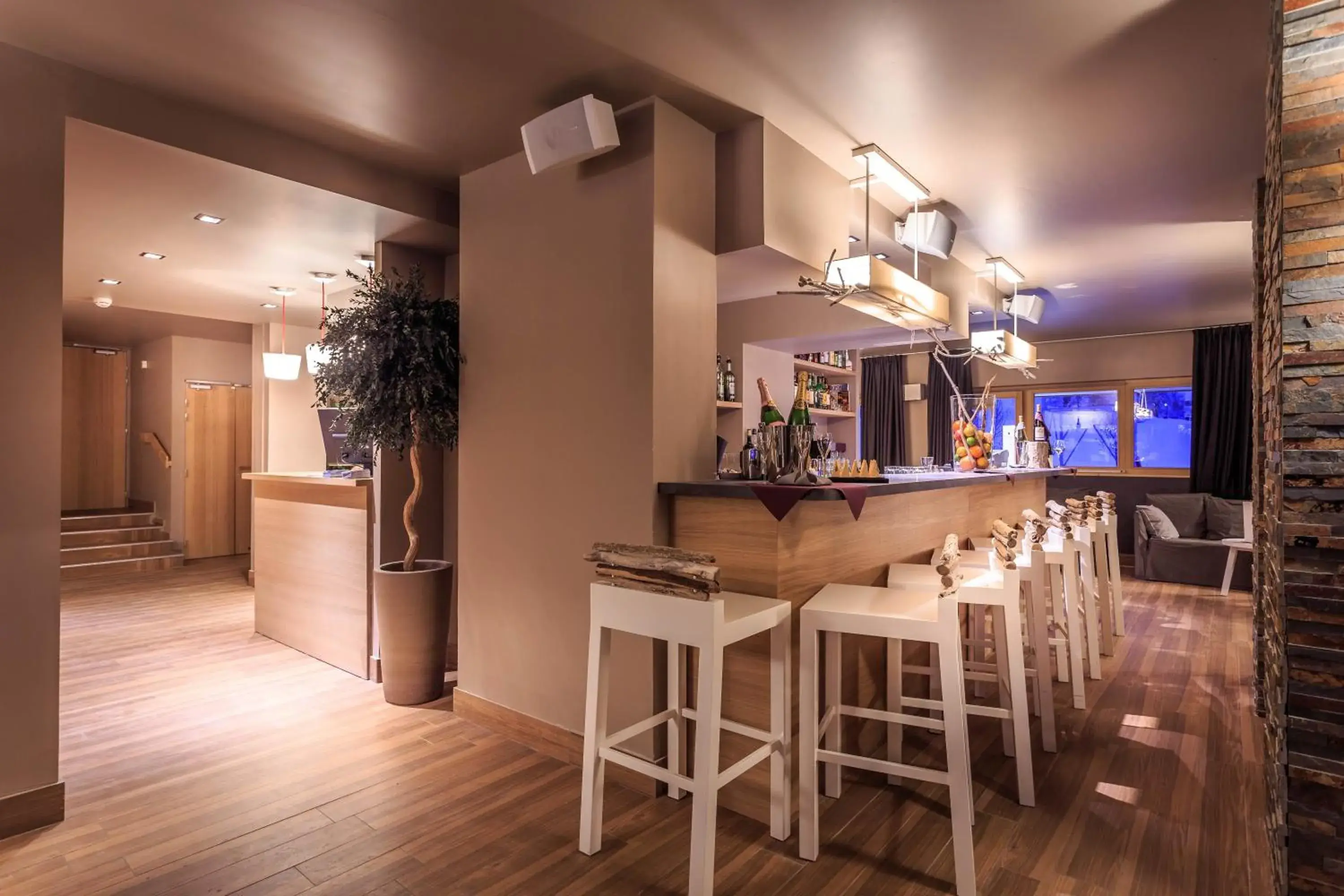 Lounge or bar in Le Grand Aigle Hotel & Spa**** Lounge or bar in Le Grand Aigle Hotel & Spa****