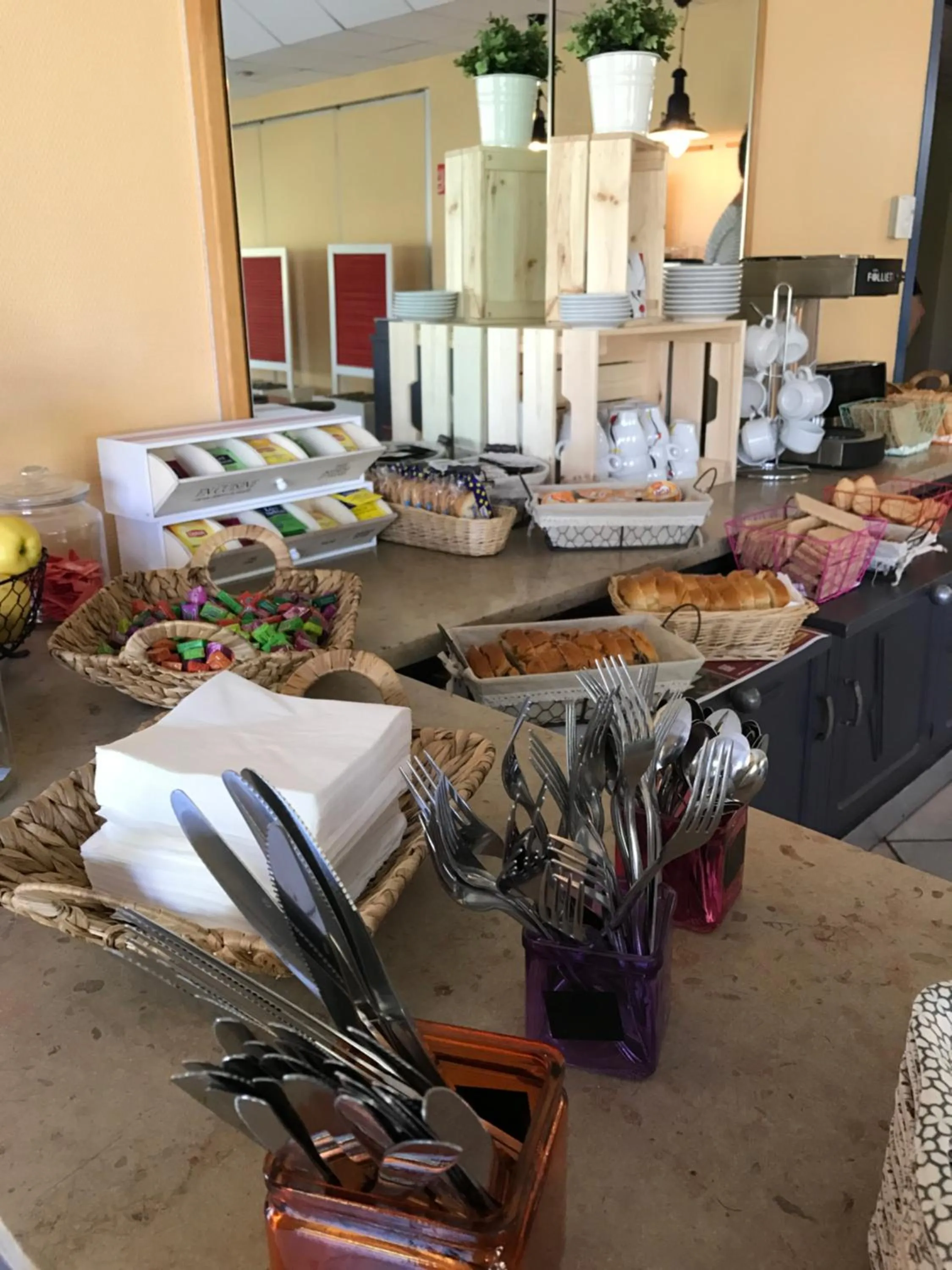 Food and drinks in Kyriad Direct Agen