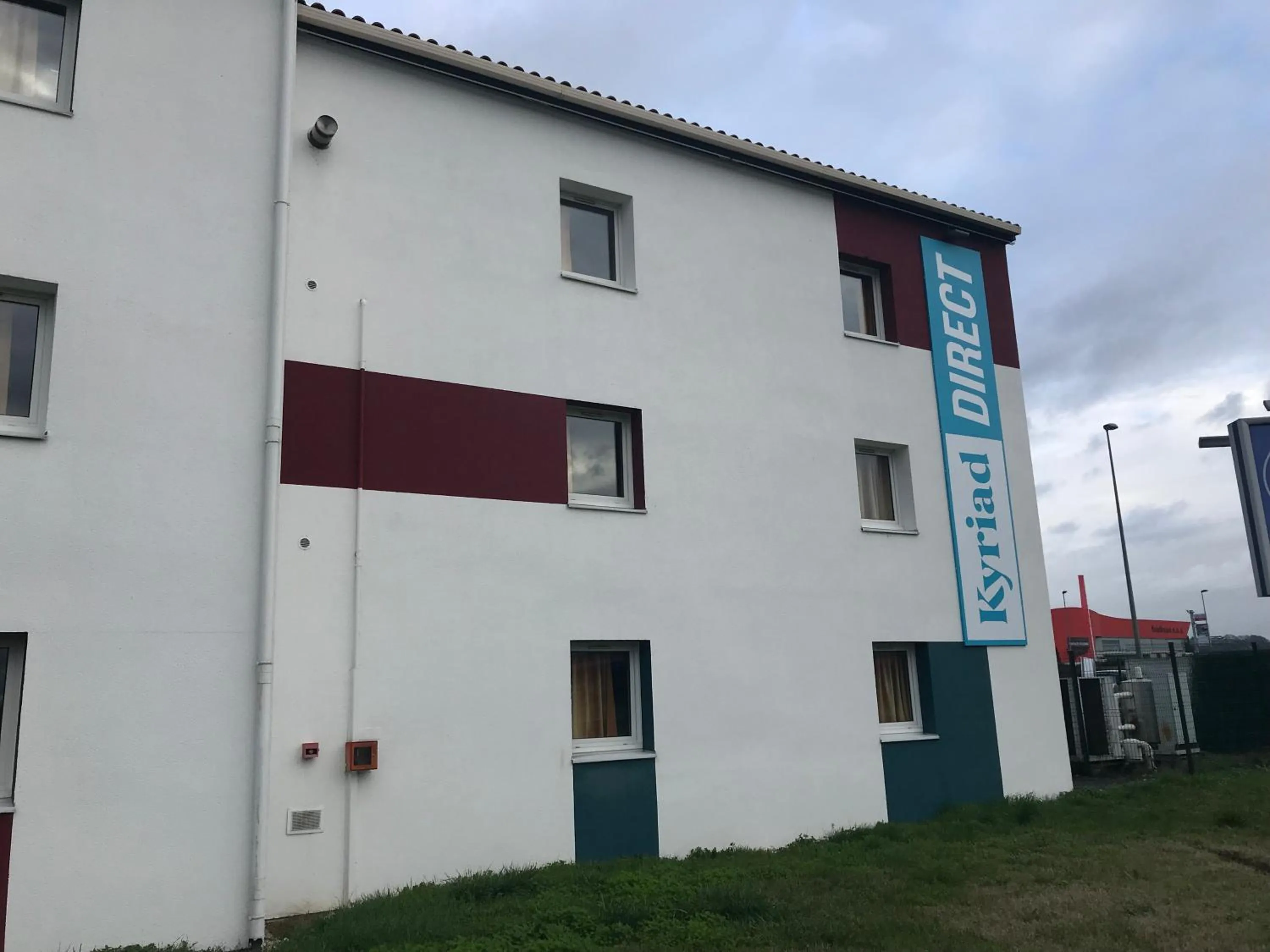 Property building in Kyriad Direct Agen