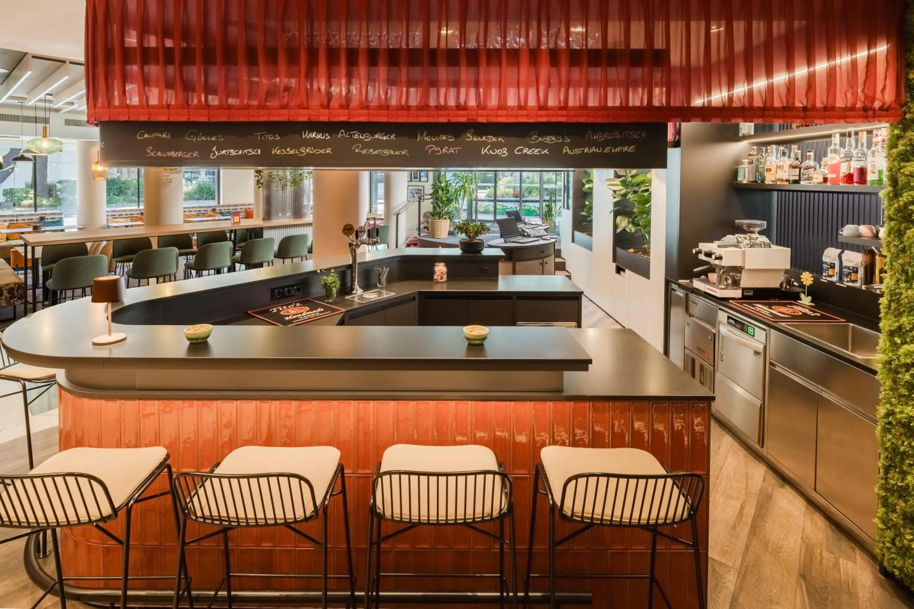 Lounge or bar in Ibis Styles Wien City