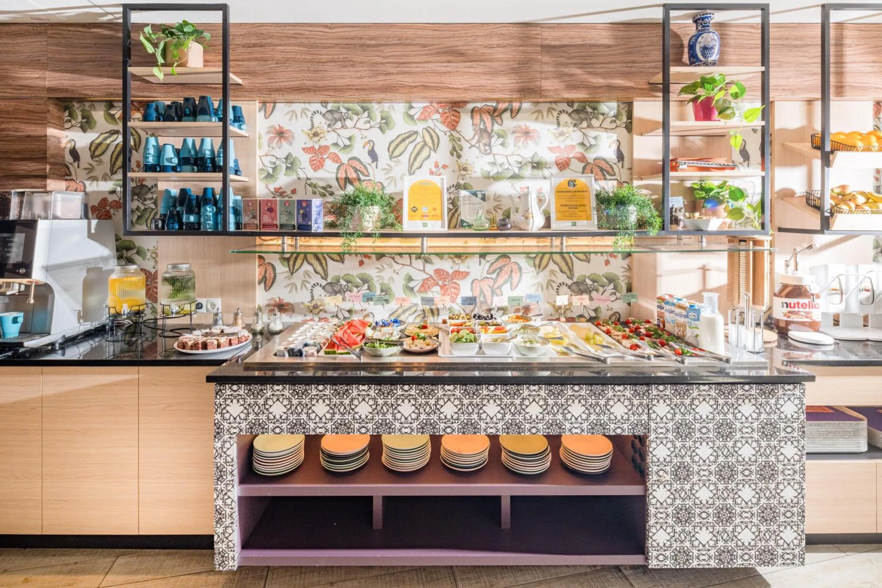 Buffet breakfast in Ibis Styles Wien City