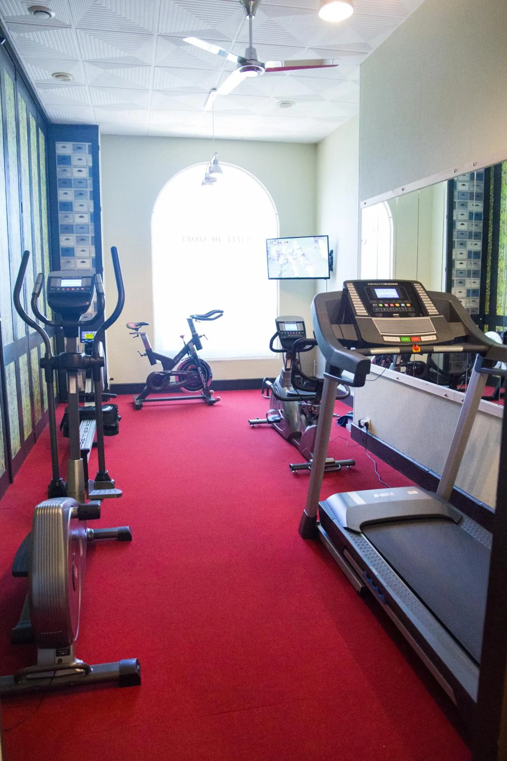 Fitness centre/facilities in Sure Hotel by Best Western Angouleme