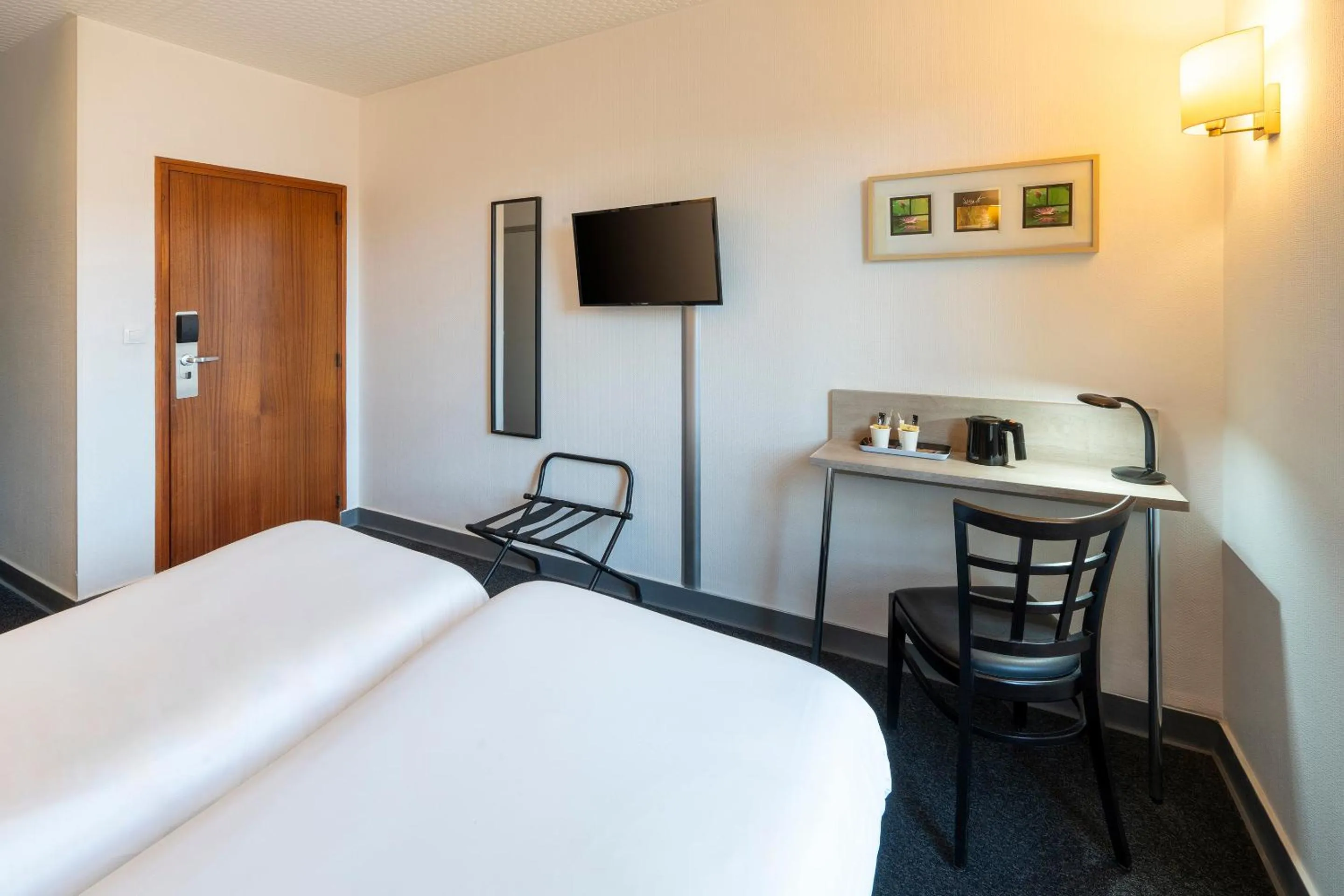 Bed in Sure Hotel by Best Western Angouleme
