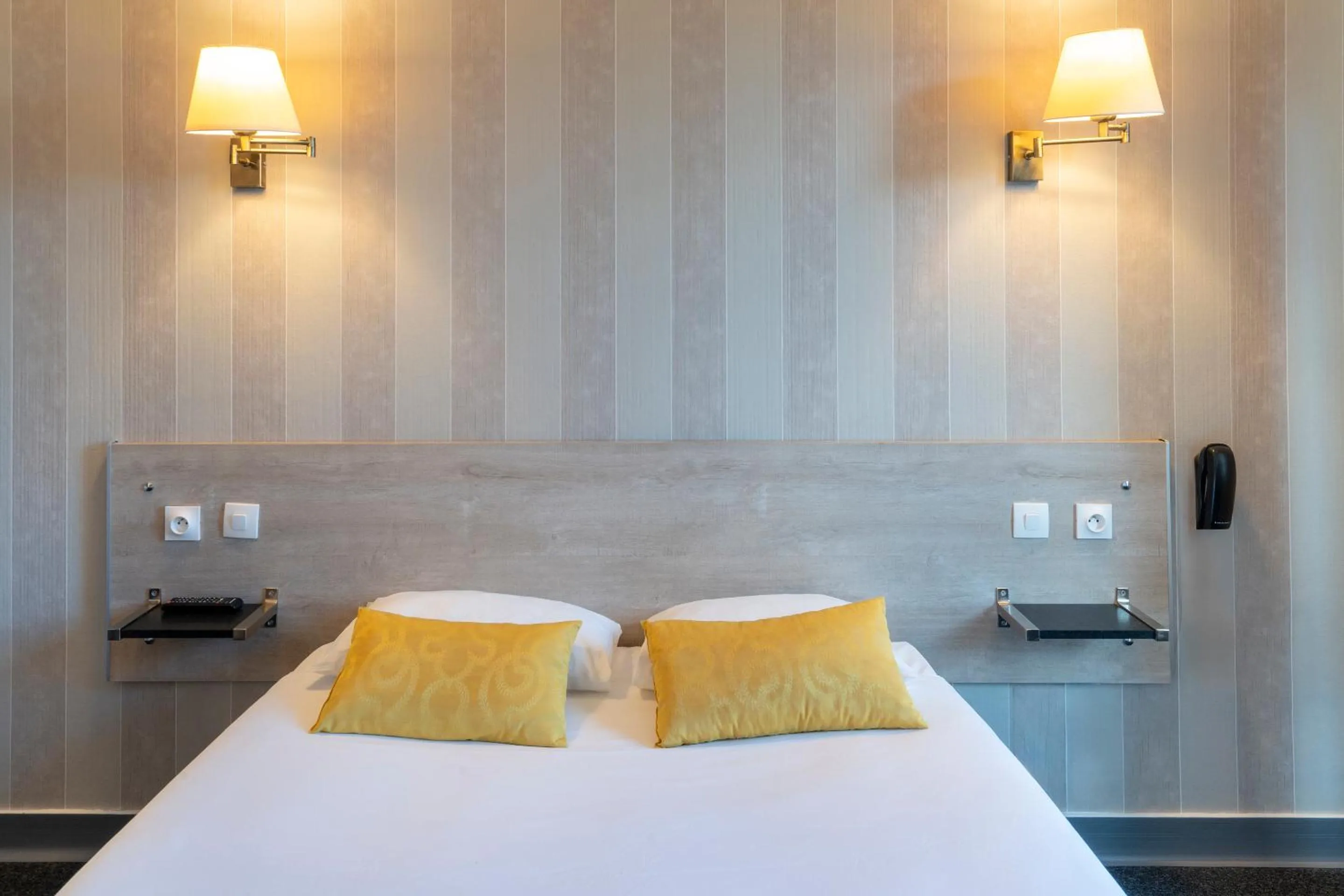 Bed in Sure Hotel by Best Western Angouleme