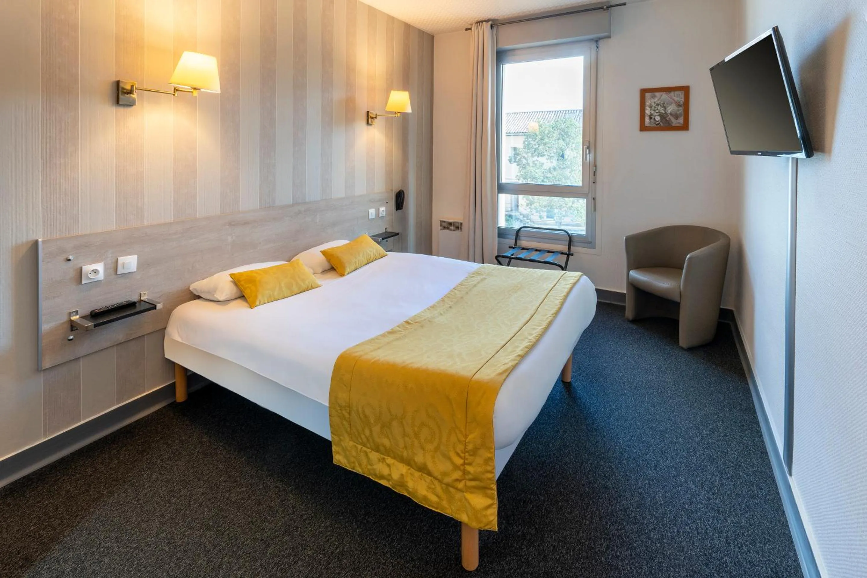 Bed in Sure Hotel by Best Western Angouleme