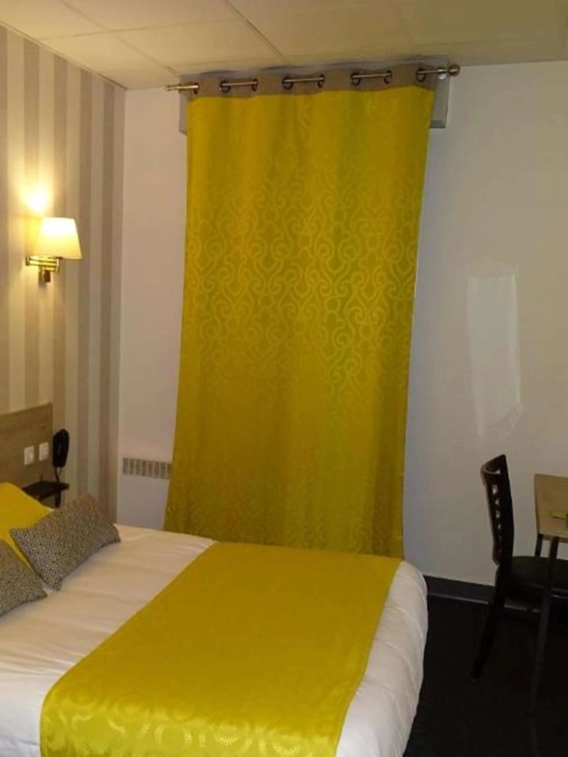 Bedroom, Bed in Sure Hotel by Best Western Angouleme