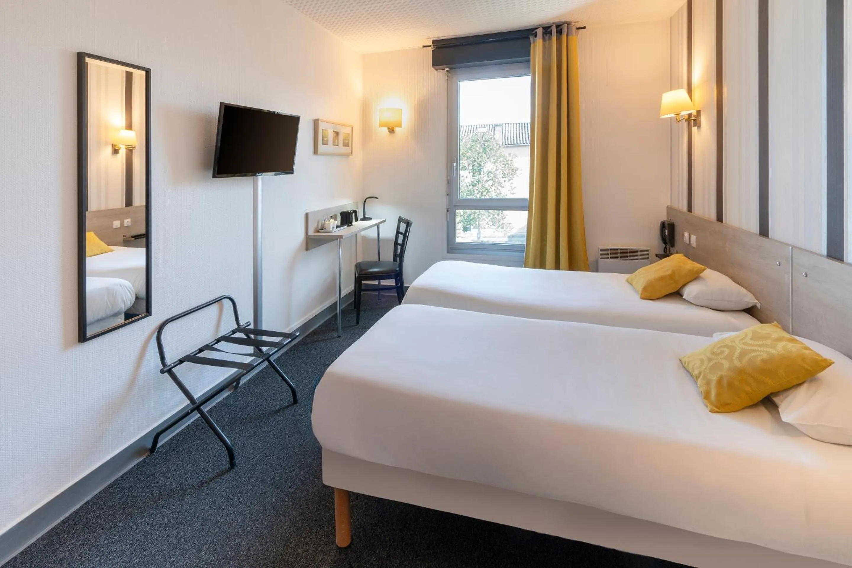 Bed in Sure Hotel by Best Western Angouleme