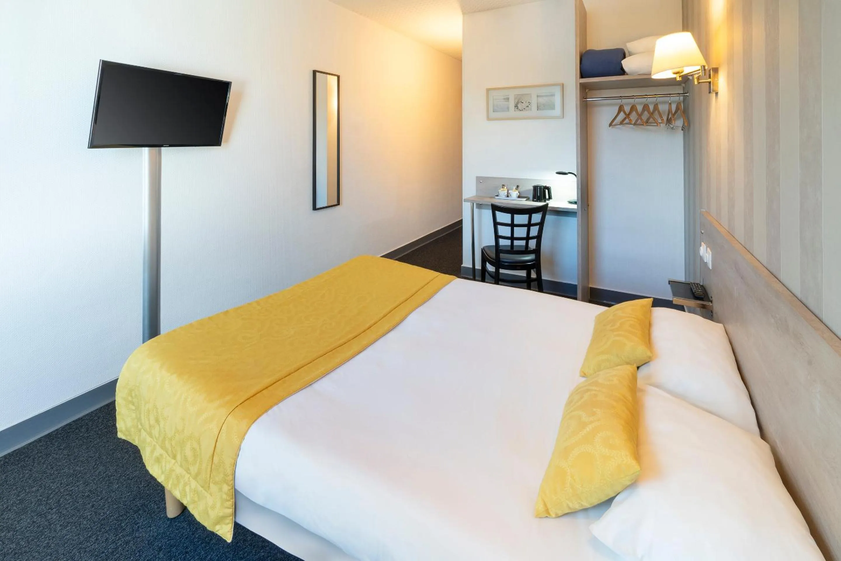 Bed in Sure Hotel by Best Western Angouleme