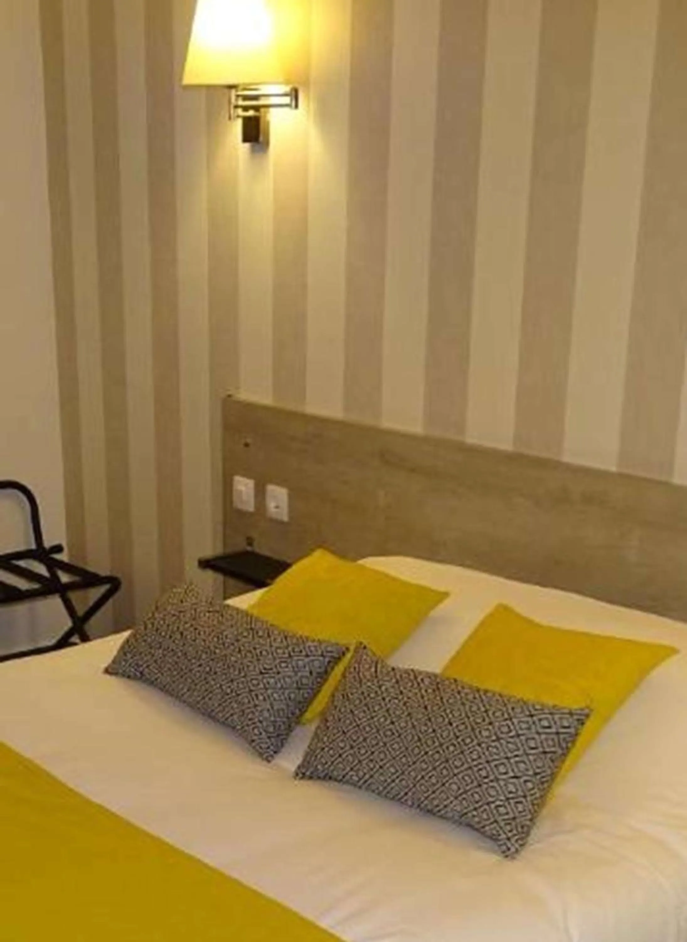 Bedroom, Bed in Sure Hotel by Best Western Angouleme