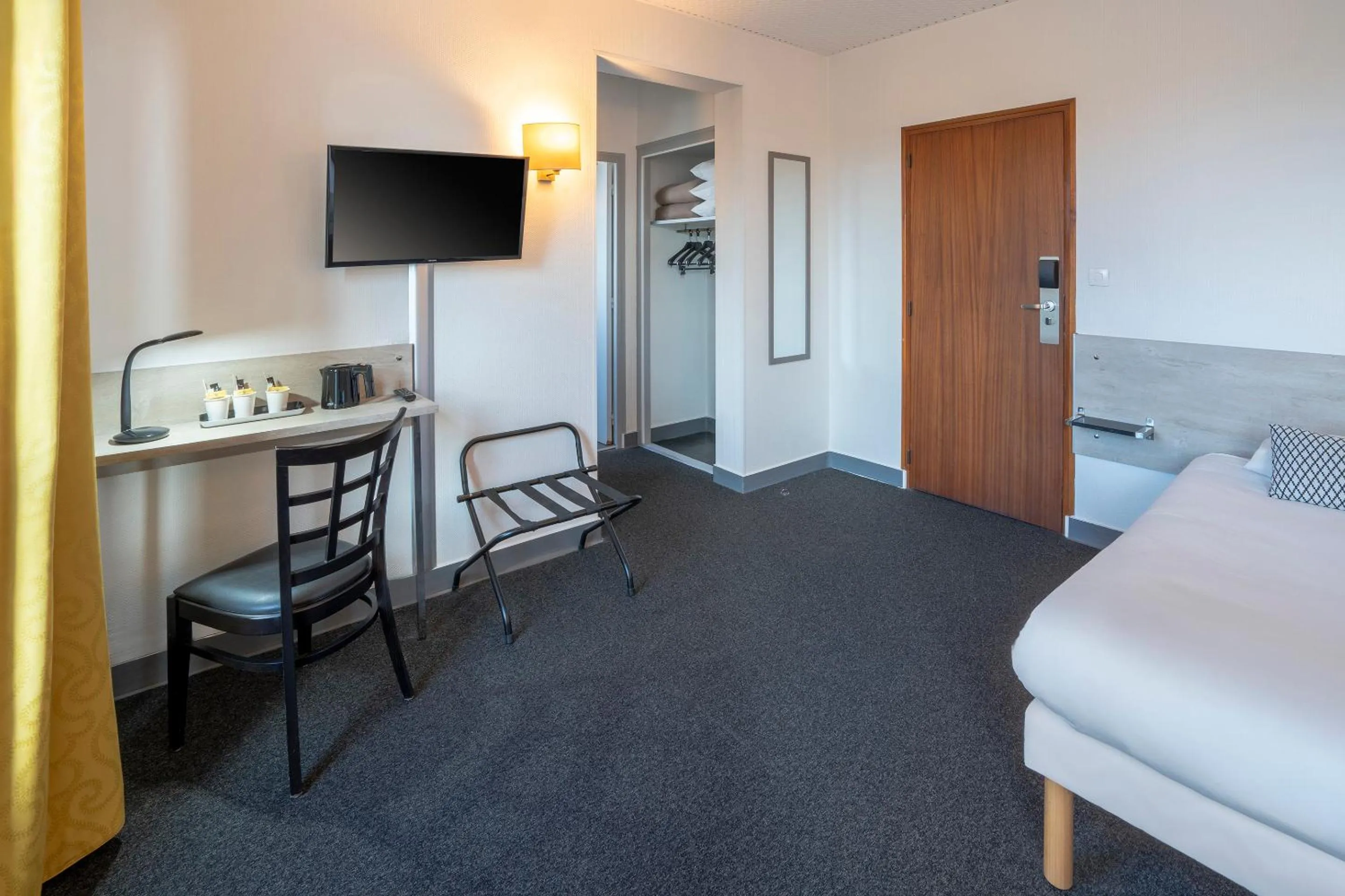 Bed in Sure Hotel by Best Western Angouleme