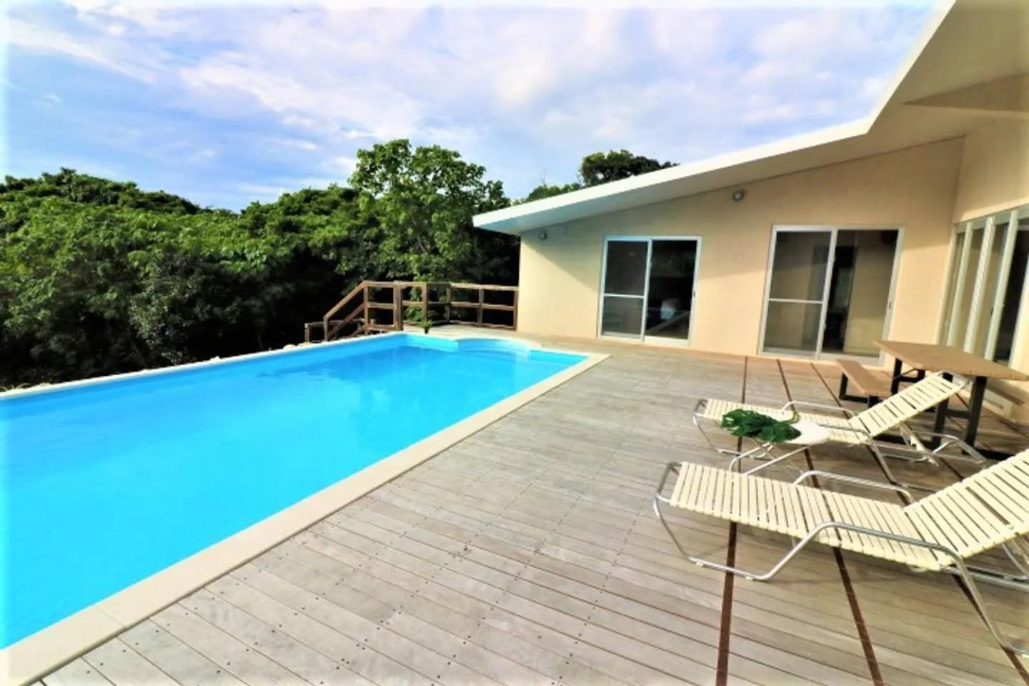 Property building in Villa Del Mar Nosoko