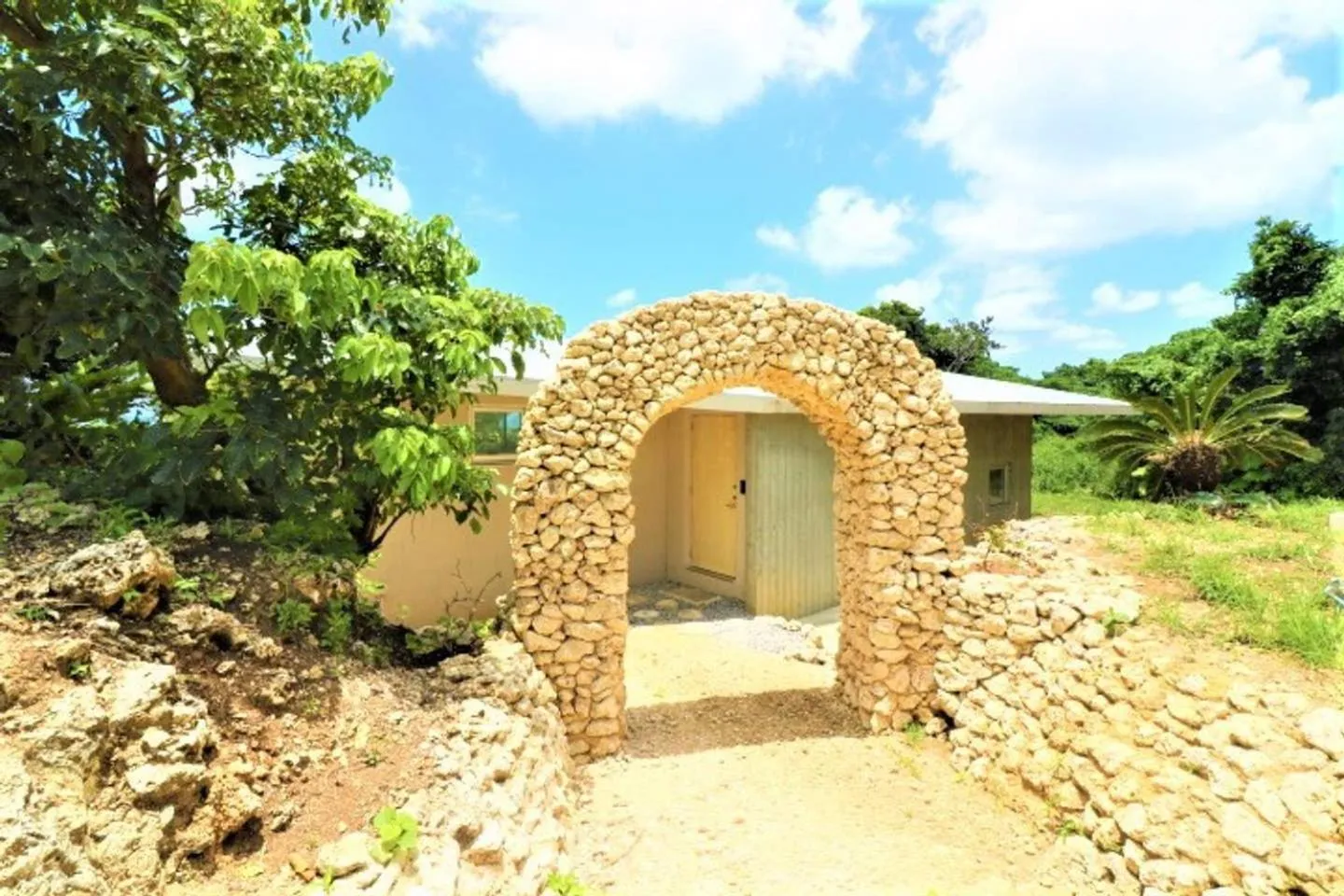 Property building in Villa Del Mar Nosoko
