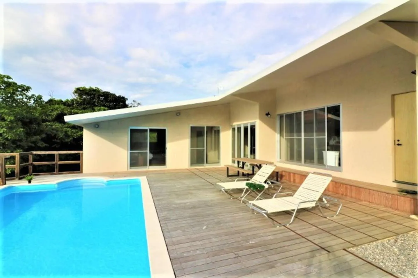 Property building in Villa Del Mar Nosoko