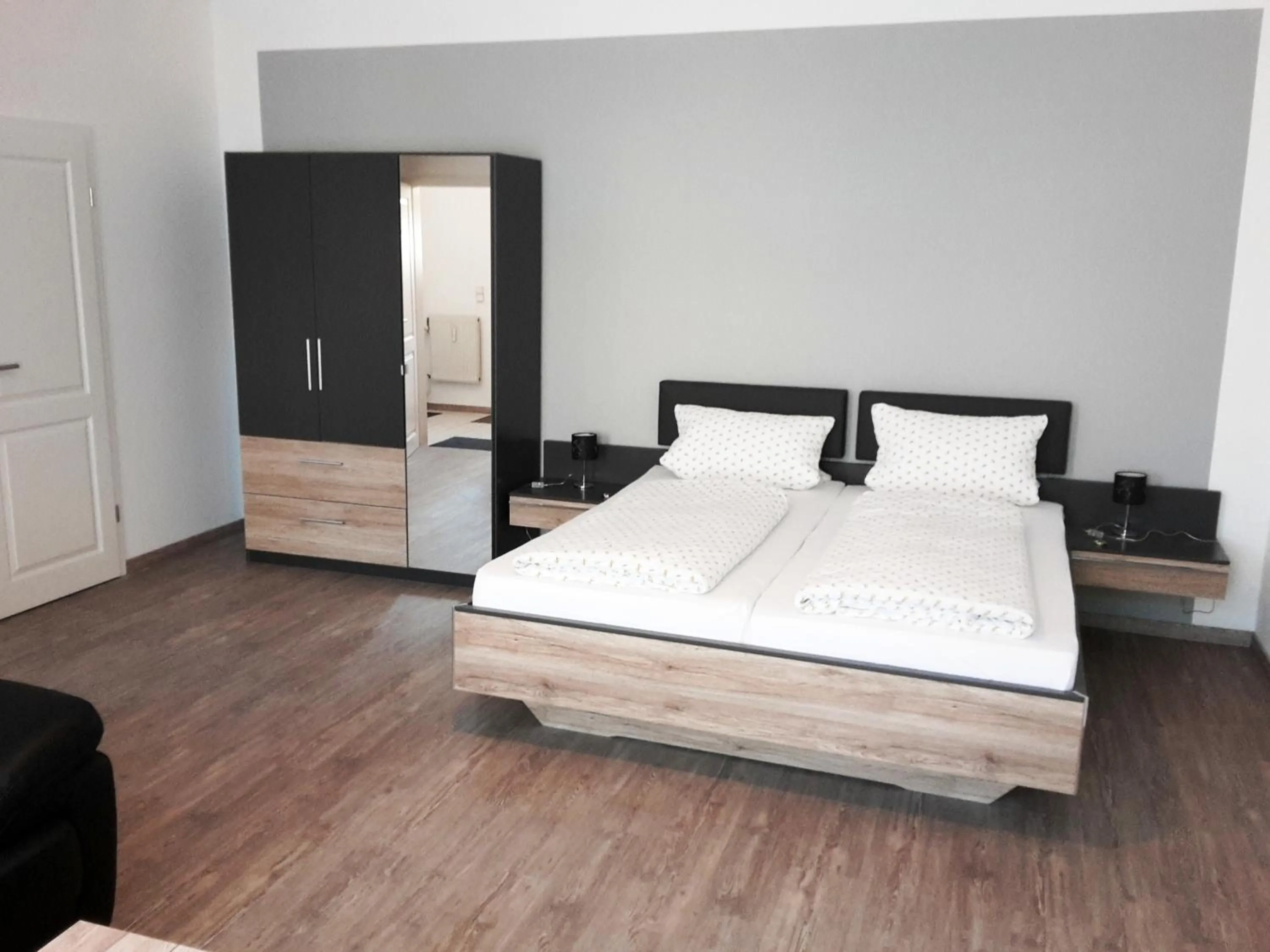 Photo of the whole room, Bed in Pension Marktblick