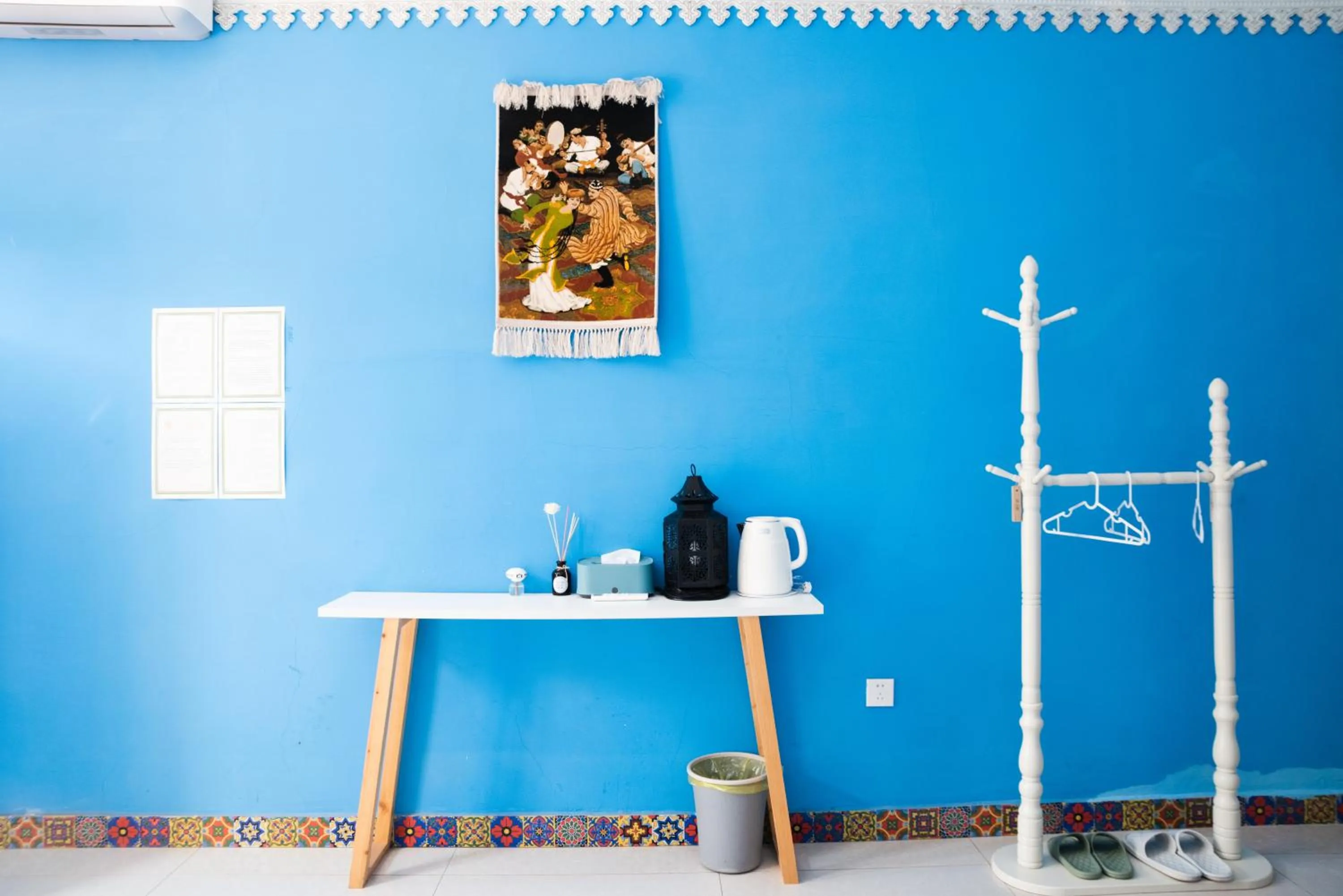 Decorative detail in New Dap Hostel (in Grape Town)