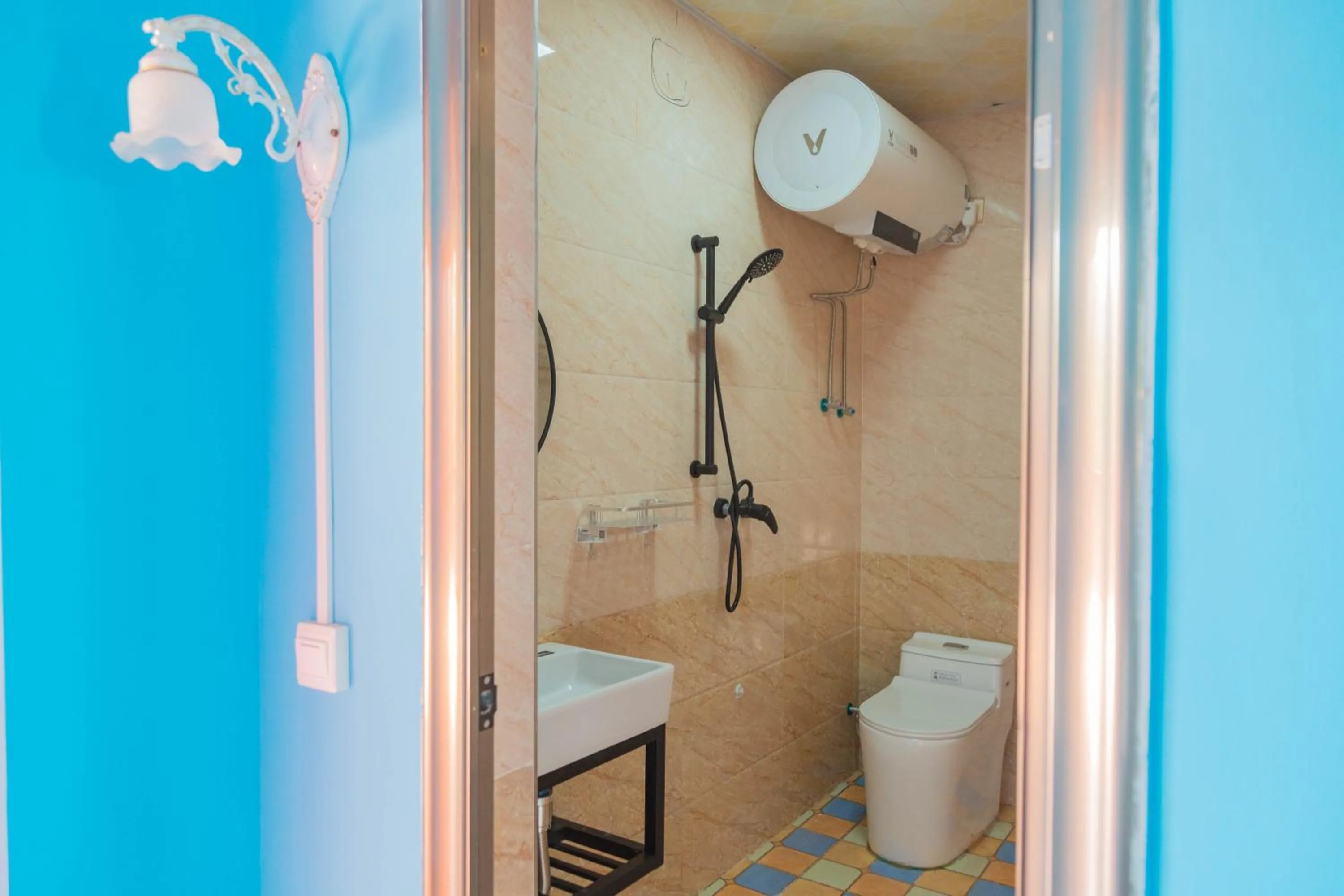 Toilet in New Dap Hostel (in Grape Town)