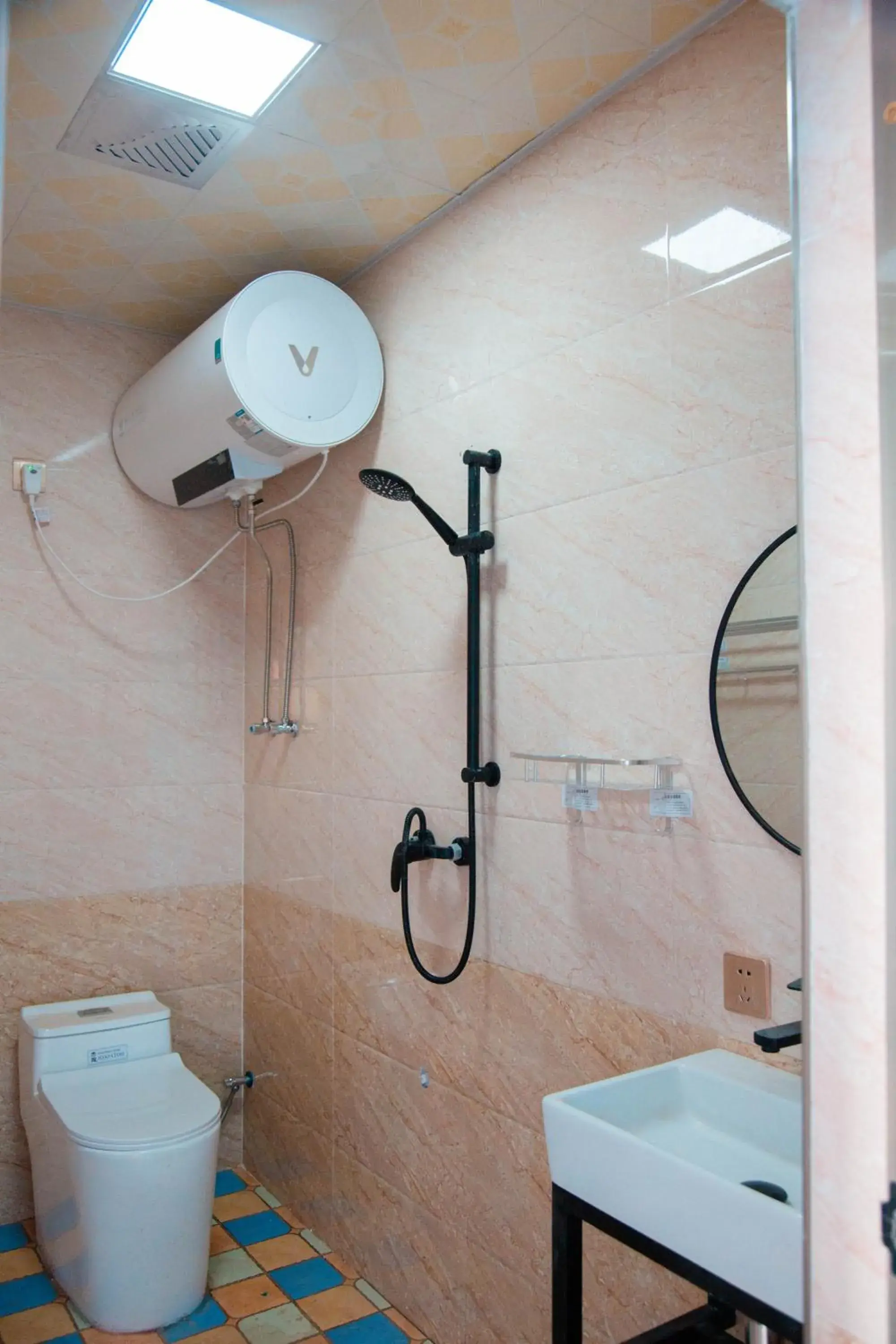 Bunk Bed in 8-Bed Male Dormitory Room in New Dap Hostel (in Grape Town) Bunk Bed in 8-Bed Male Dormitory Room in New Dap Hostel (in Grape Town)