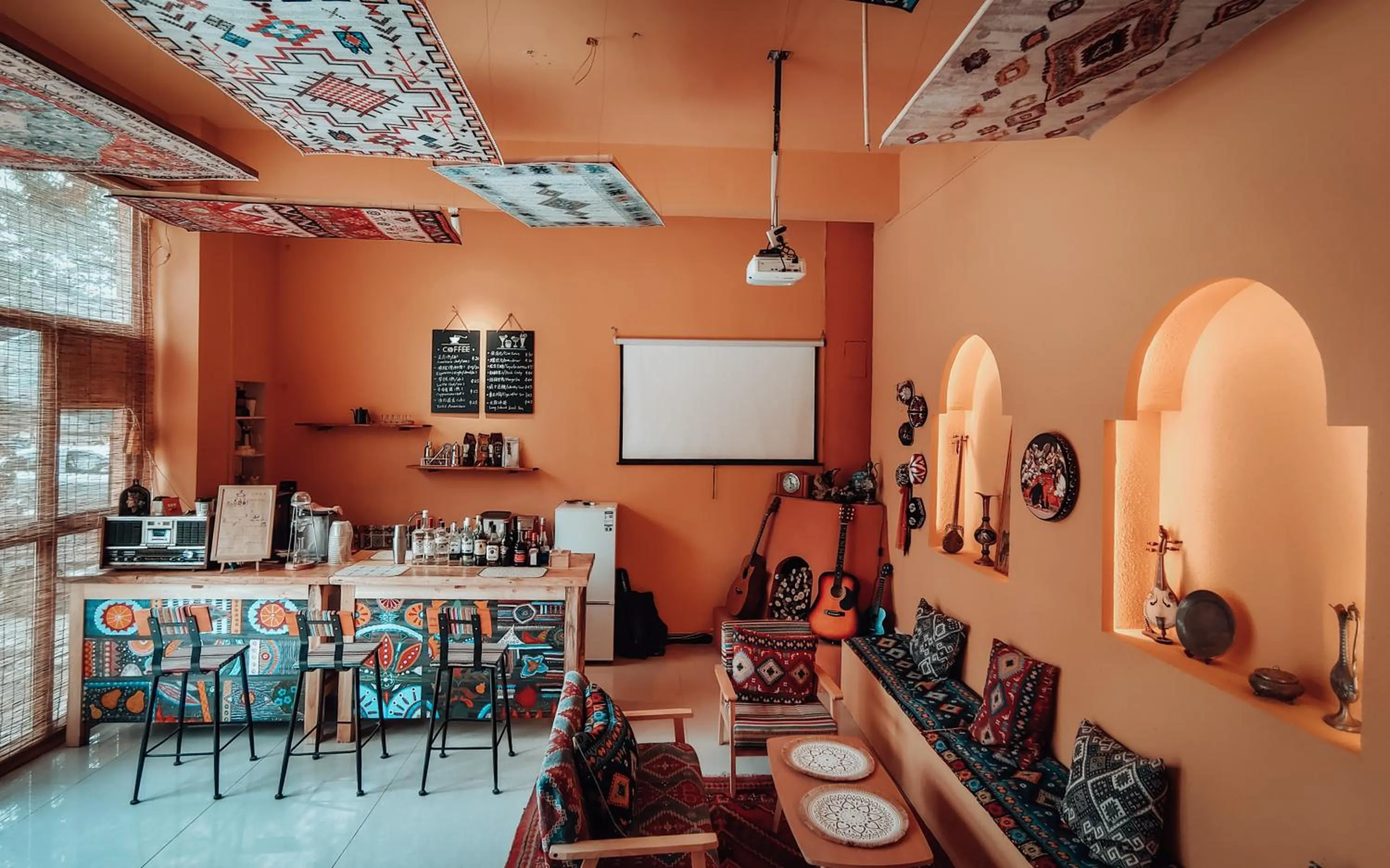 Lounge or bar in New Dap Hostel (in Grape Town)