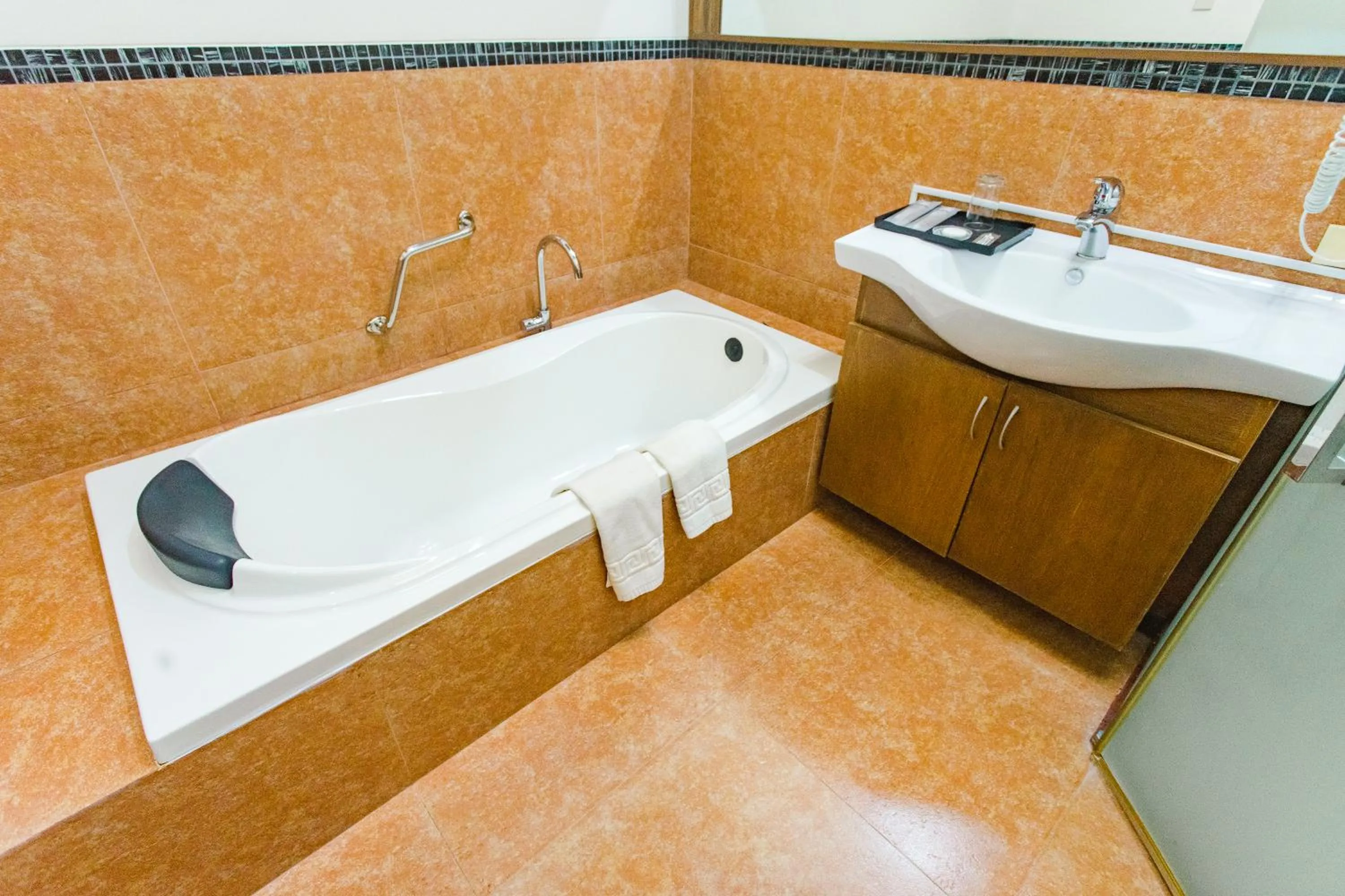 Bathroom in The Park - Silang