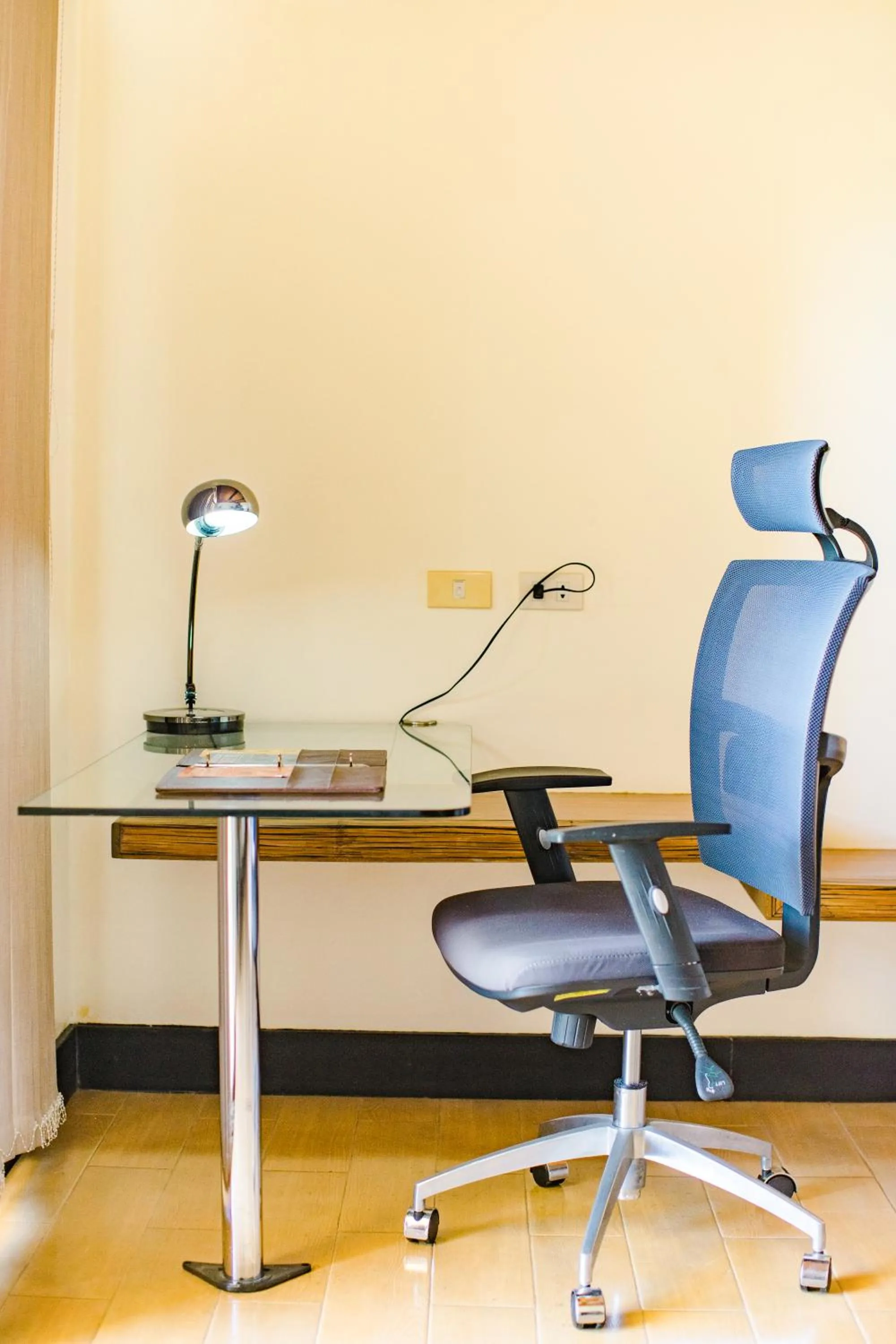 hair dresser in The Park - Silang