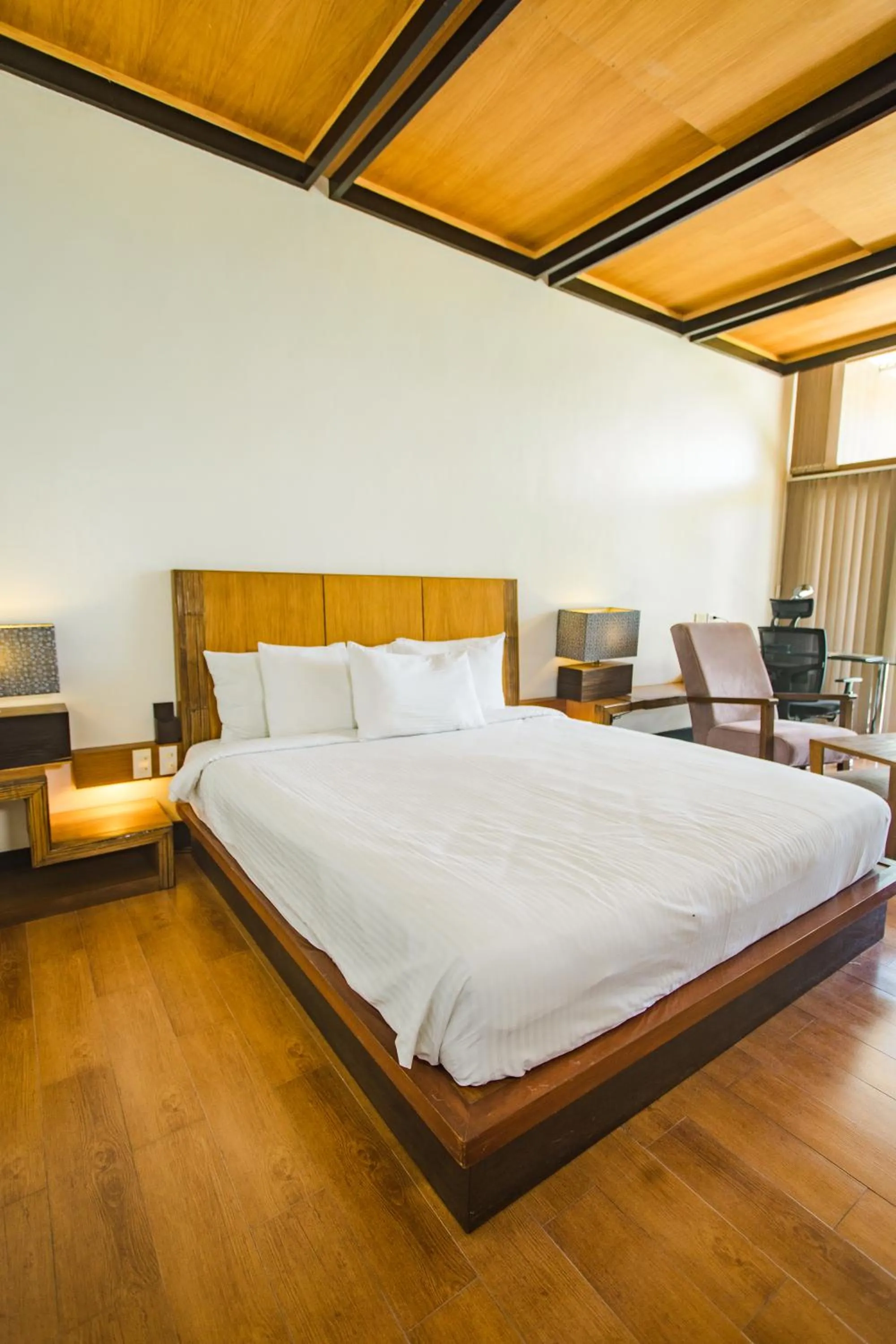 Bedroom, Bed in The Park - Silang