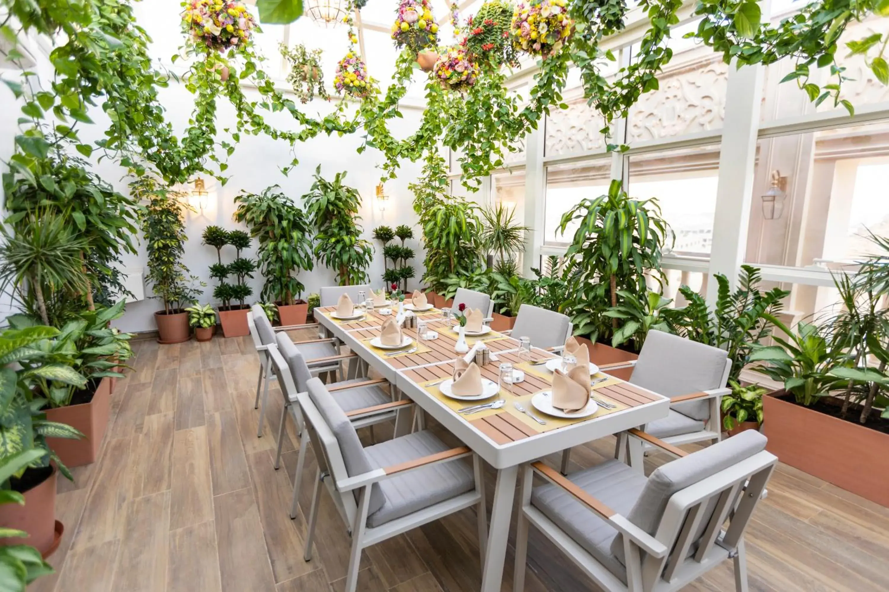 Restaurant/places to eat in Remaj Hotel Restaurant/places to eat in Remaj Hotel