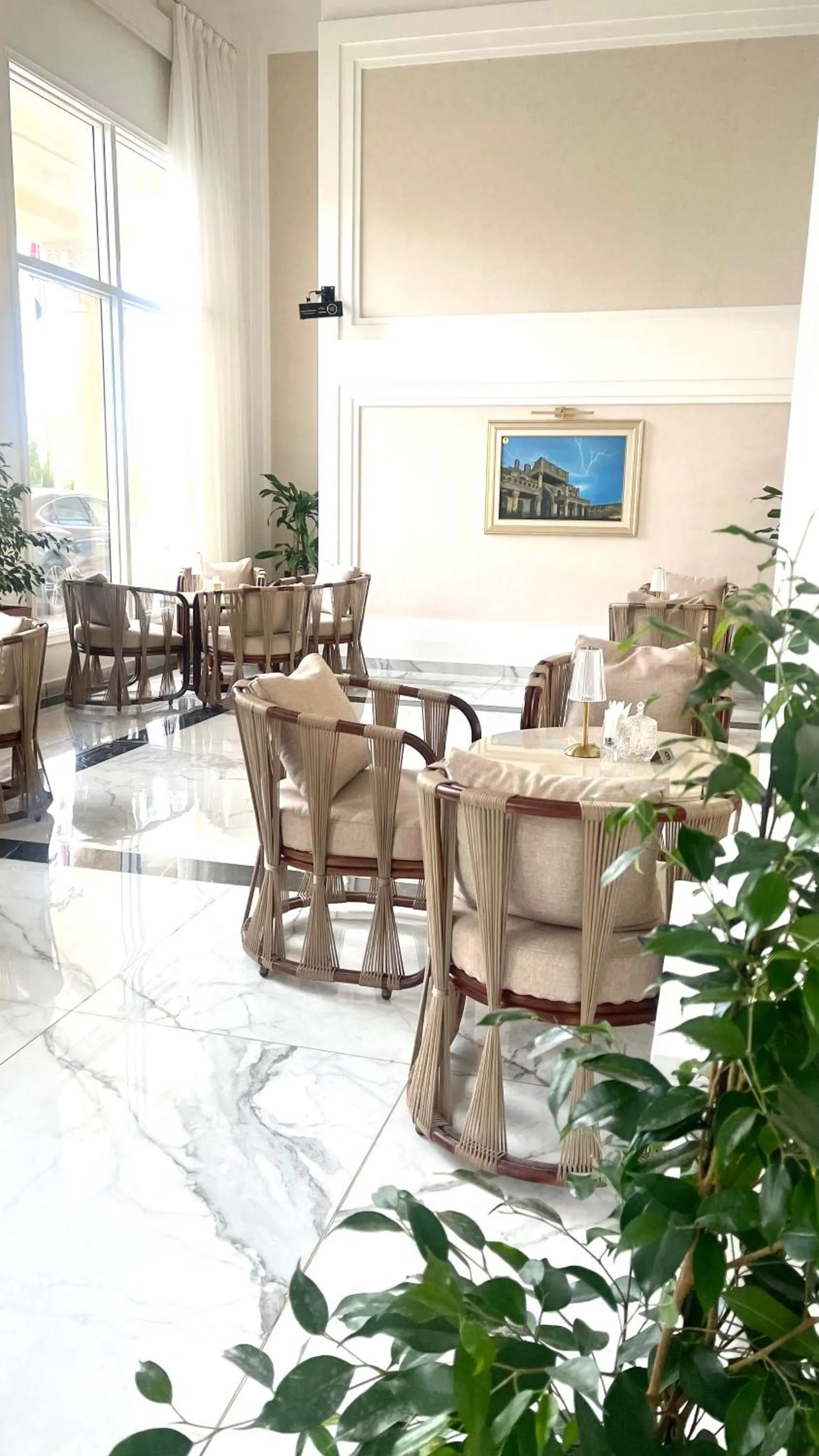 Area and facilities in Remaj Hotel