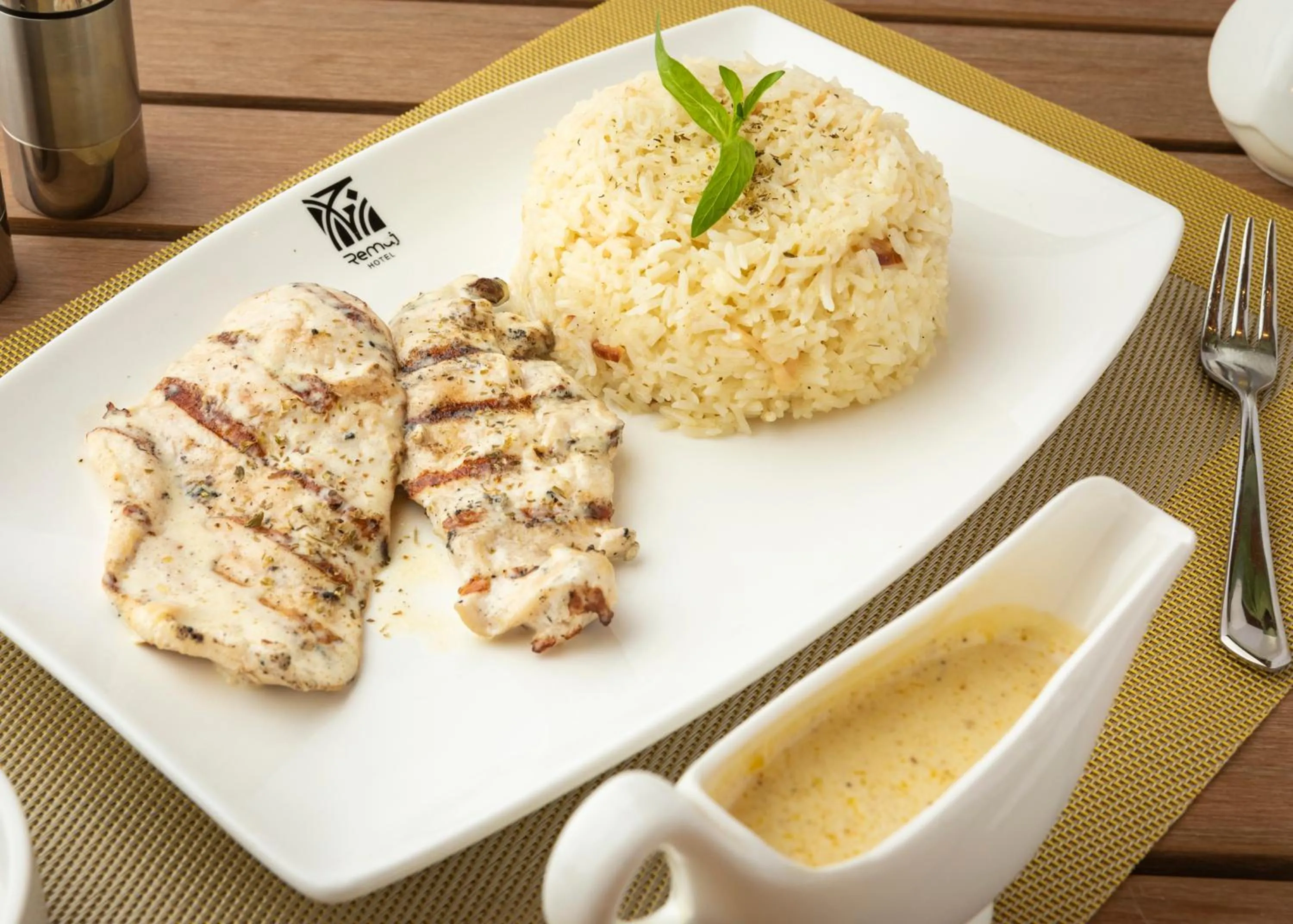 Food and drinks in Remaj Hotel