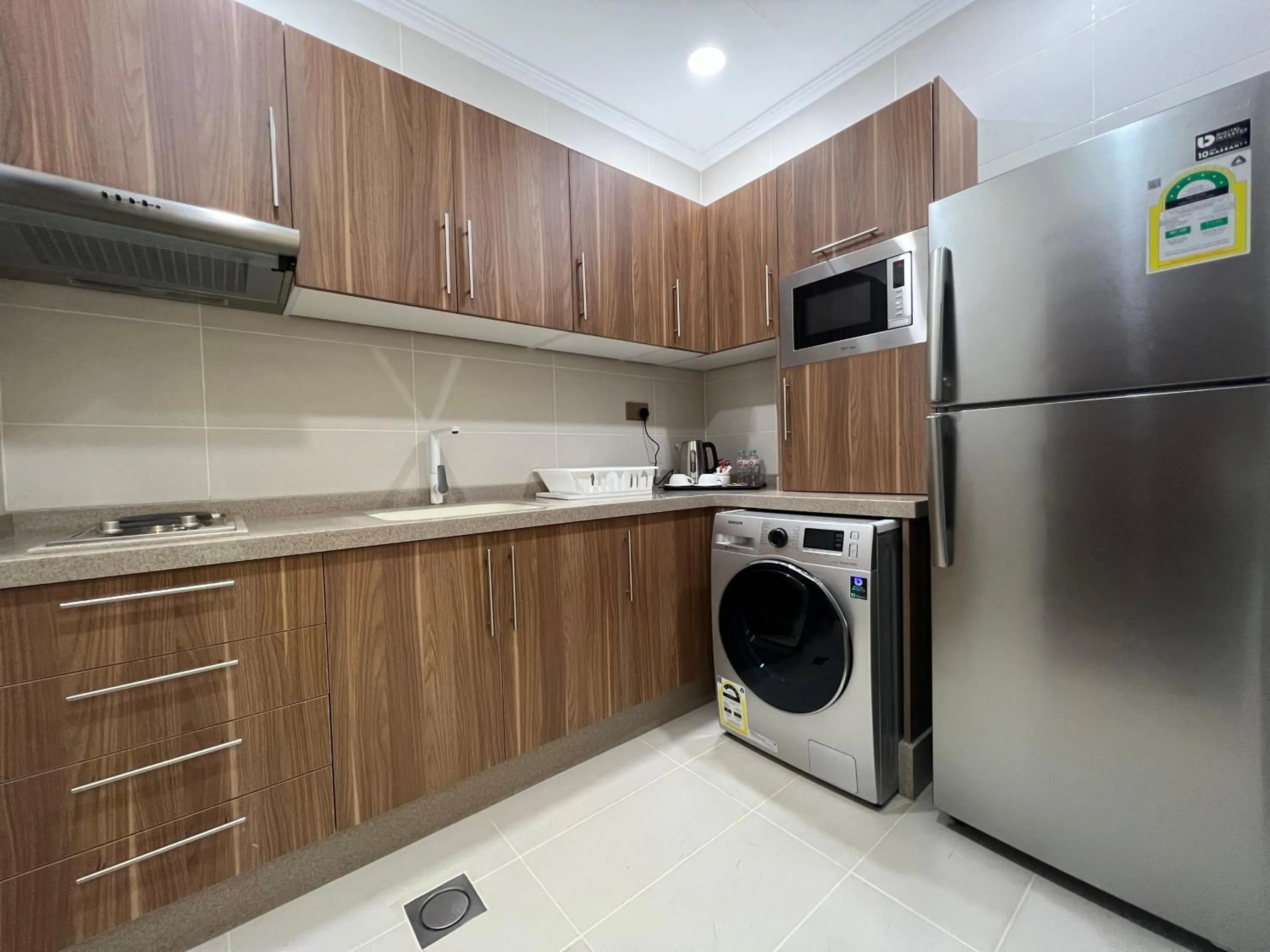 Kitchen or kitchenette in Remaj Hotel