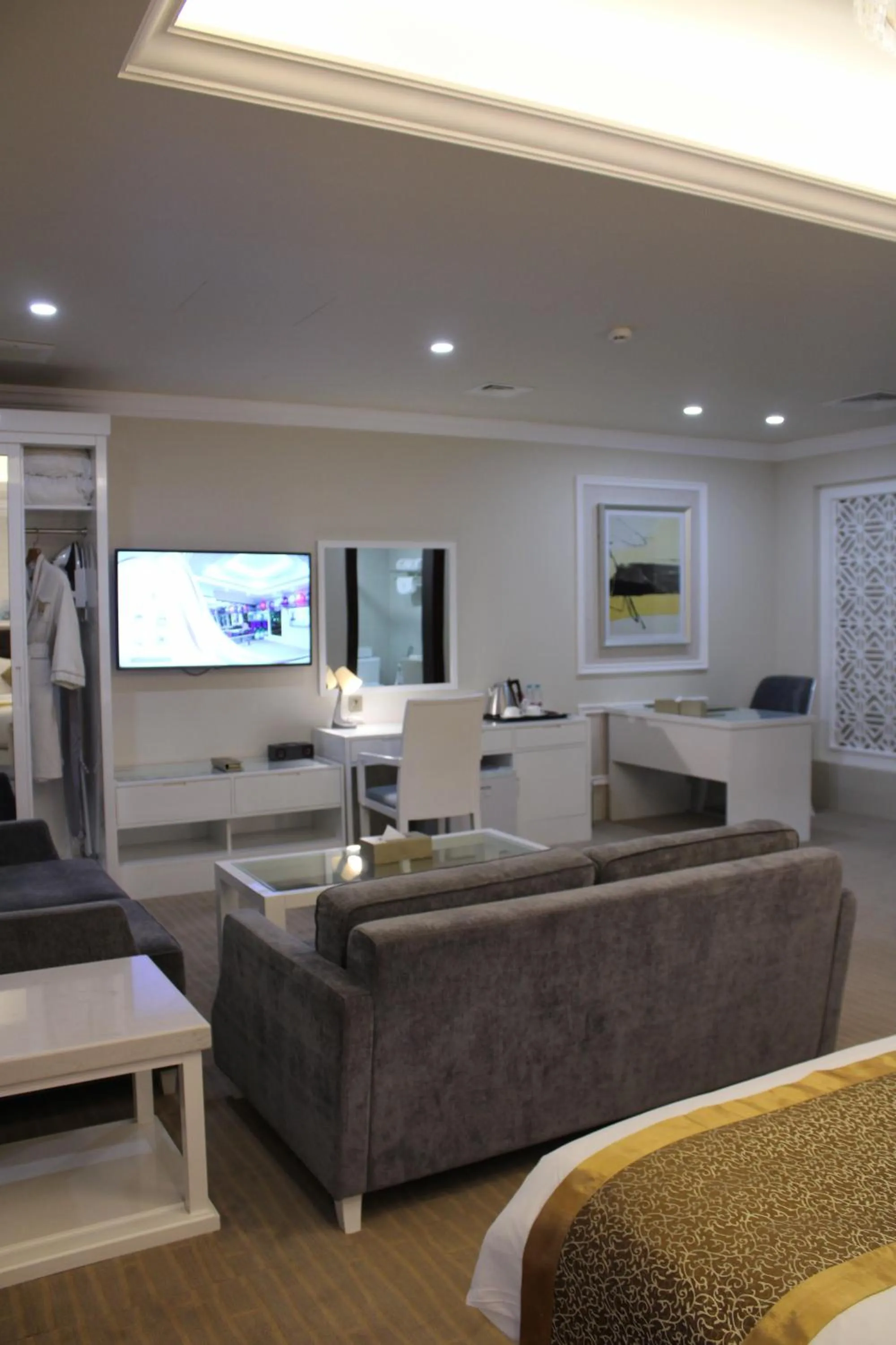 Living room in Remaj Hotel