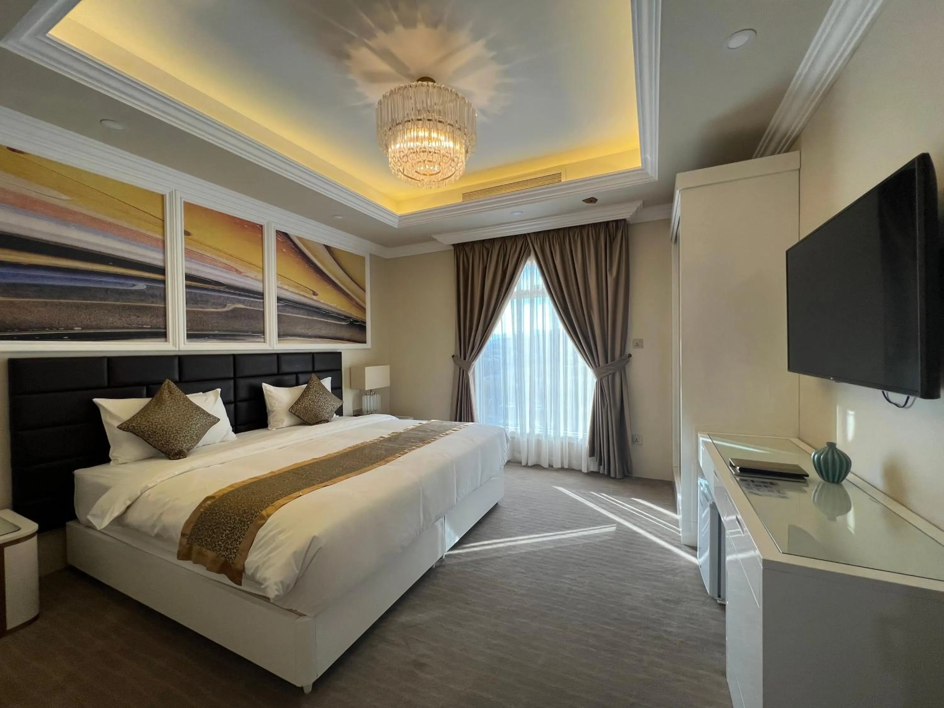 Bedroom, Bed in Remaj Hotel