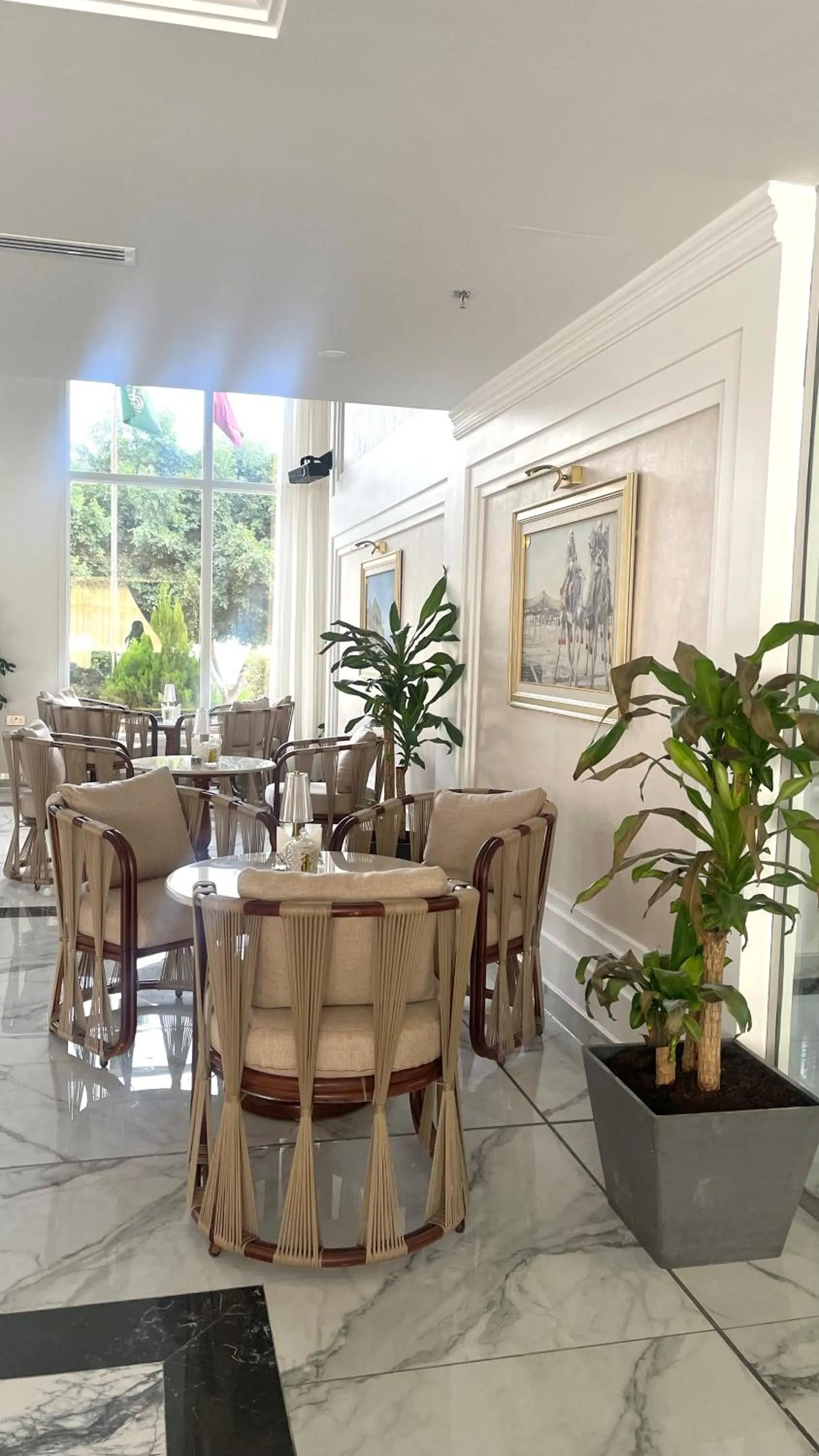 Area and facilities in Remaj Hotel