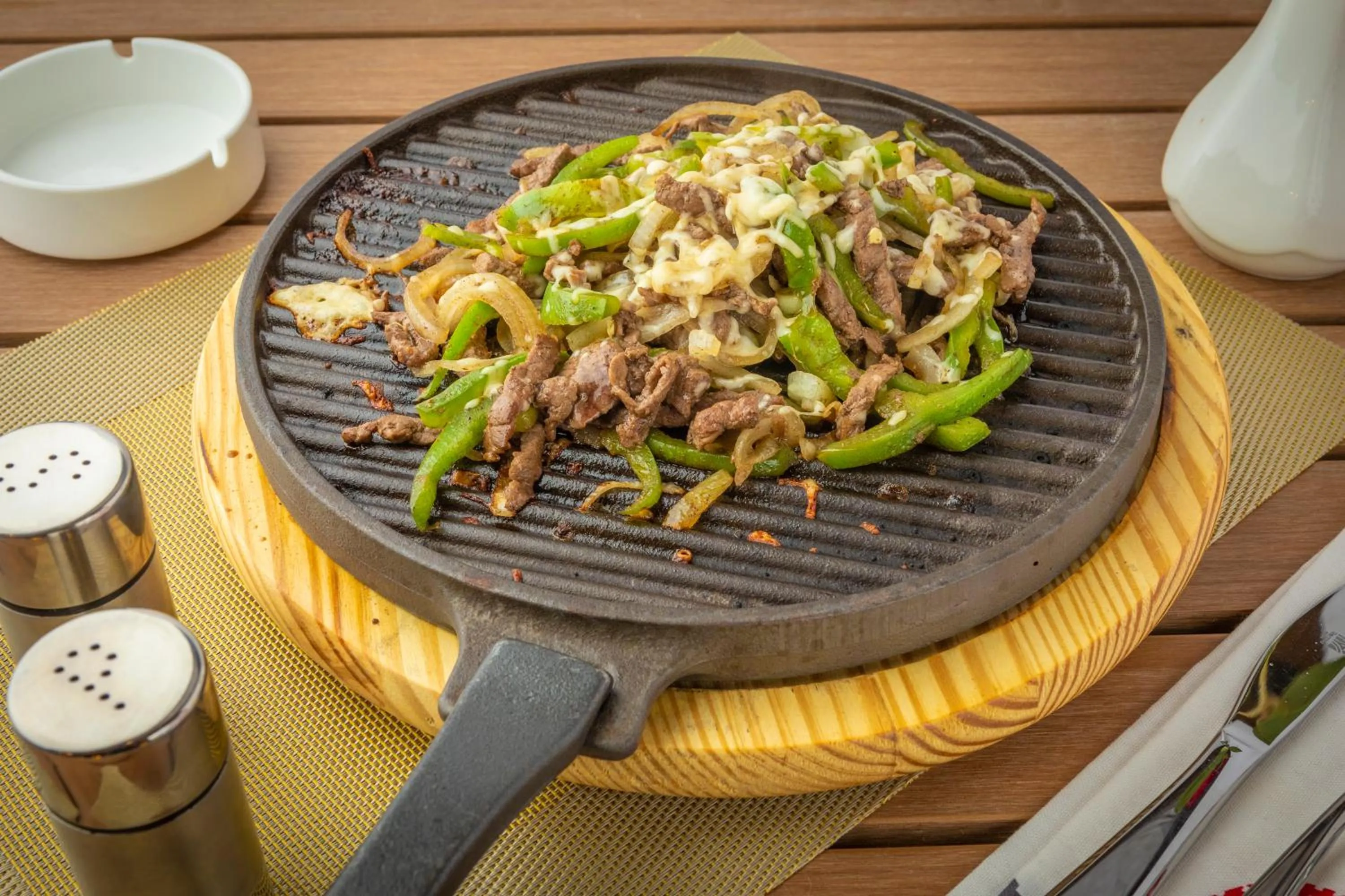 Food and drinks in Remaj Hotel