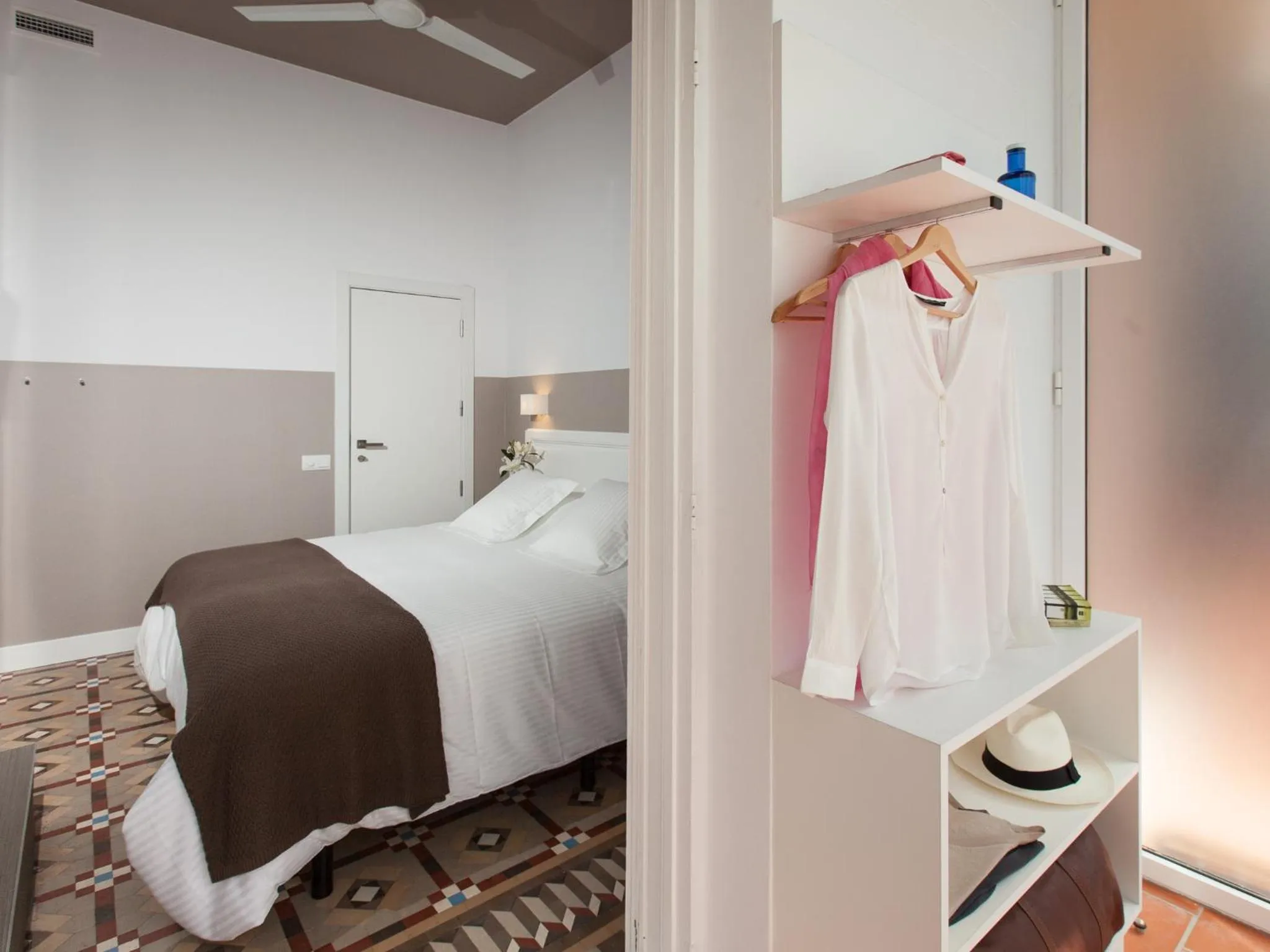 Bedroom, Bed in Ecozentric