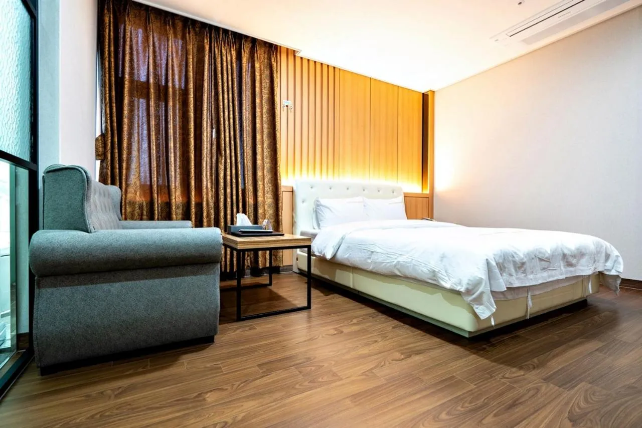 Bed in Siheung Seoul Tourist Hotel