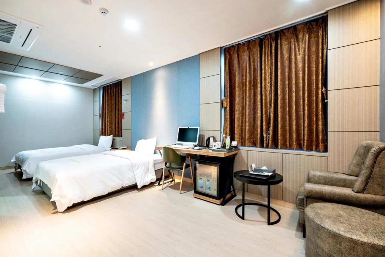 Bed in Siheung Seoul Tourist Hotel