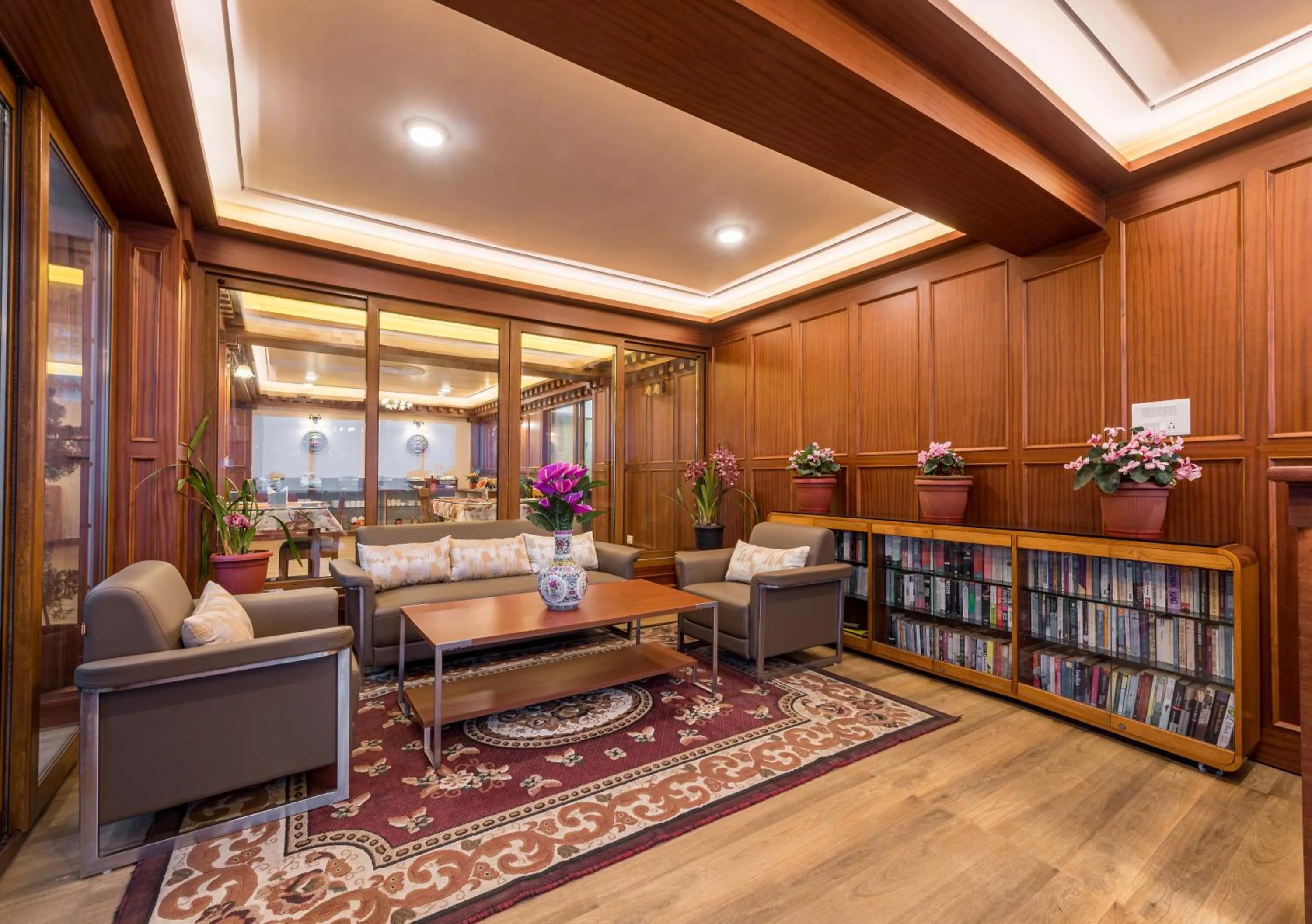 Seating area in Udaan Dekeling Resort, Darjeeling