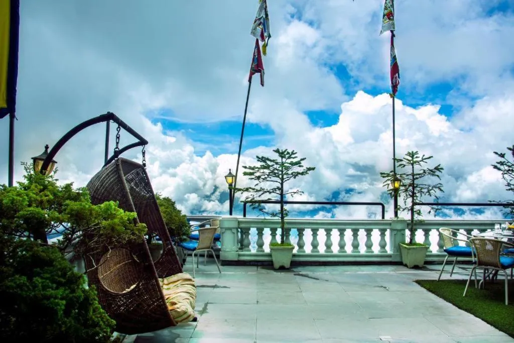 Garden view in Udaan Dekeling Resort, Darjeeling