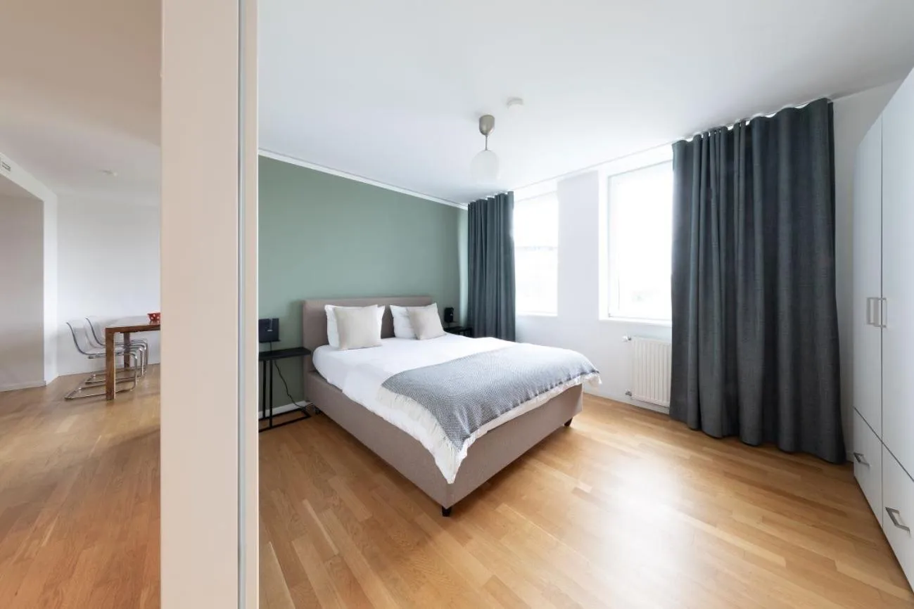 Photo of the whole room, Bed in Brera Nürnberg